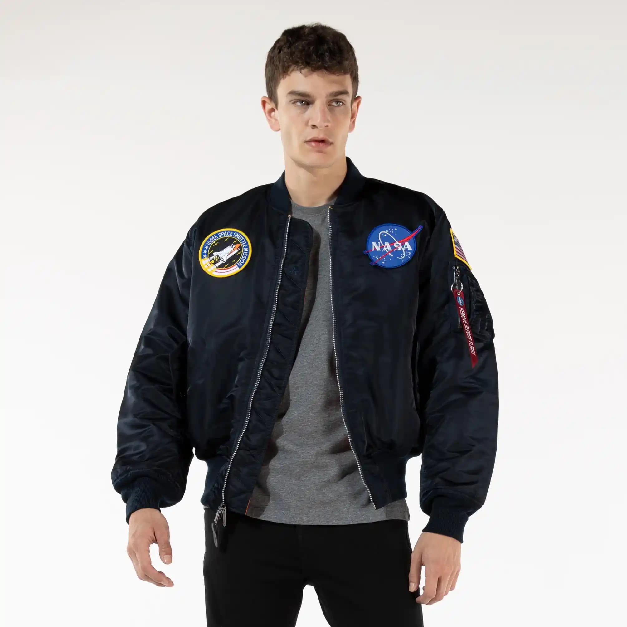 NASA Temalı Bomber Ceketler: Moda Dünyasında Uzay Esintisi ve Stil İpuçları