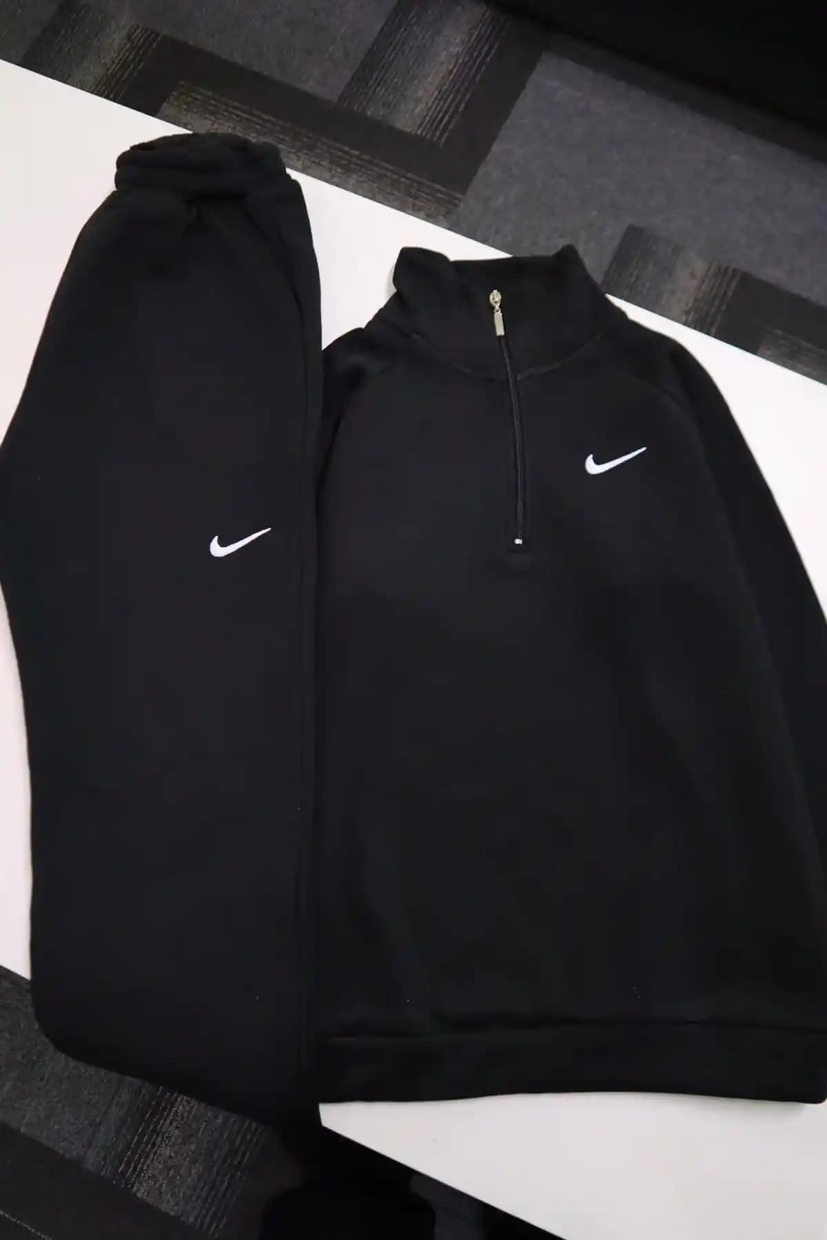 Nike 3 İplik Eşofman: Spor ve Günlük Şıklık İçin Dayanıklı ve Konforlu Seçenekler