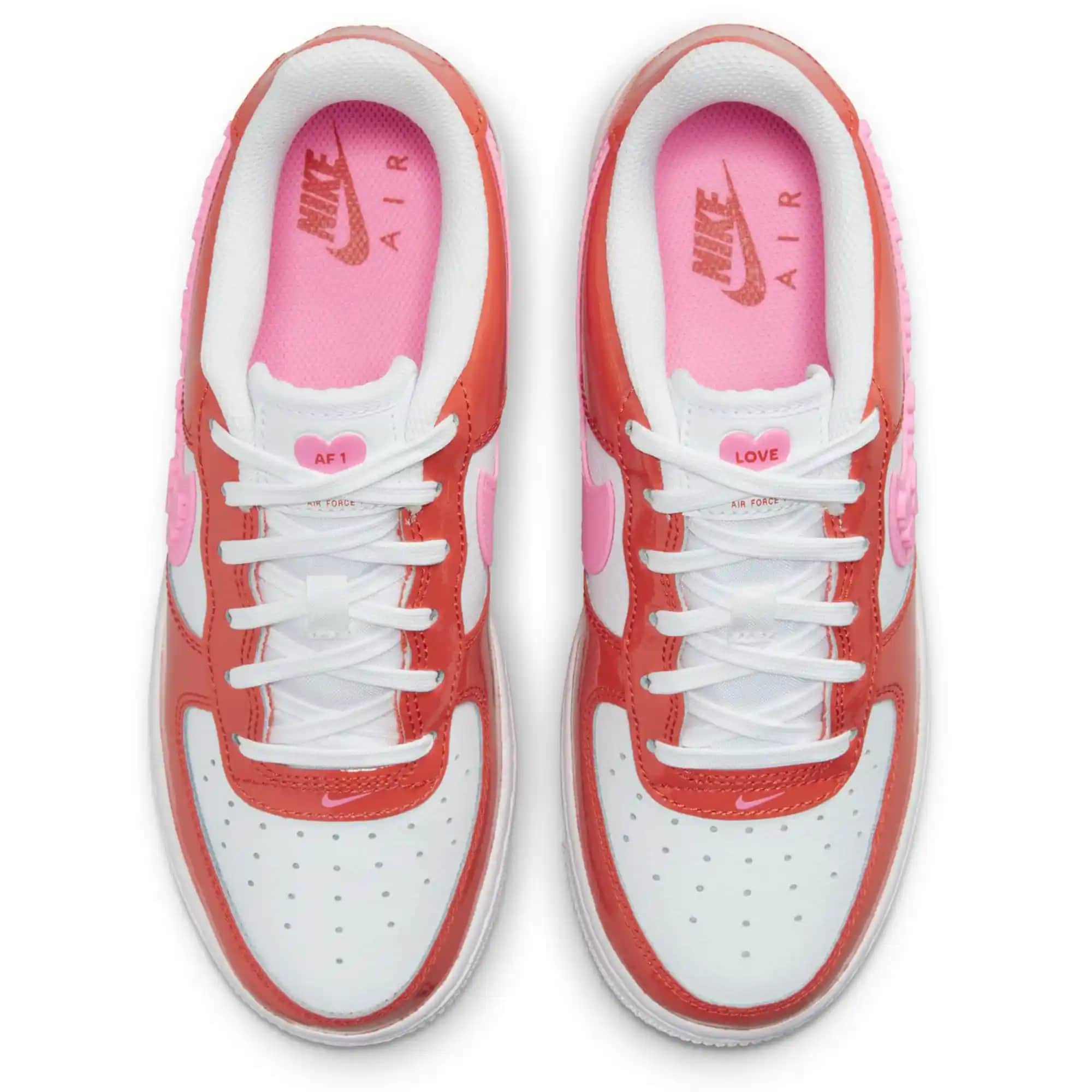 Nike Air Force 1 LV8 GS: Tarihçesi, Tasarımı ve Moda Dünyasındaki Yeri