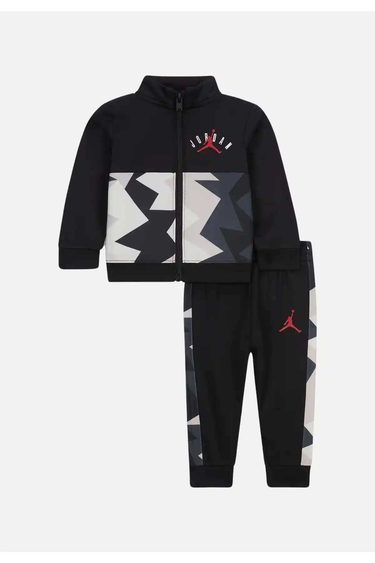 Nike Air Jordan Eşofman Takımı: Spor ve Moda Dünyasının İkonik Buluşması