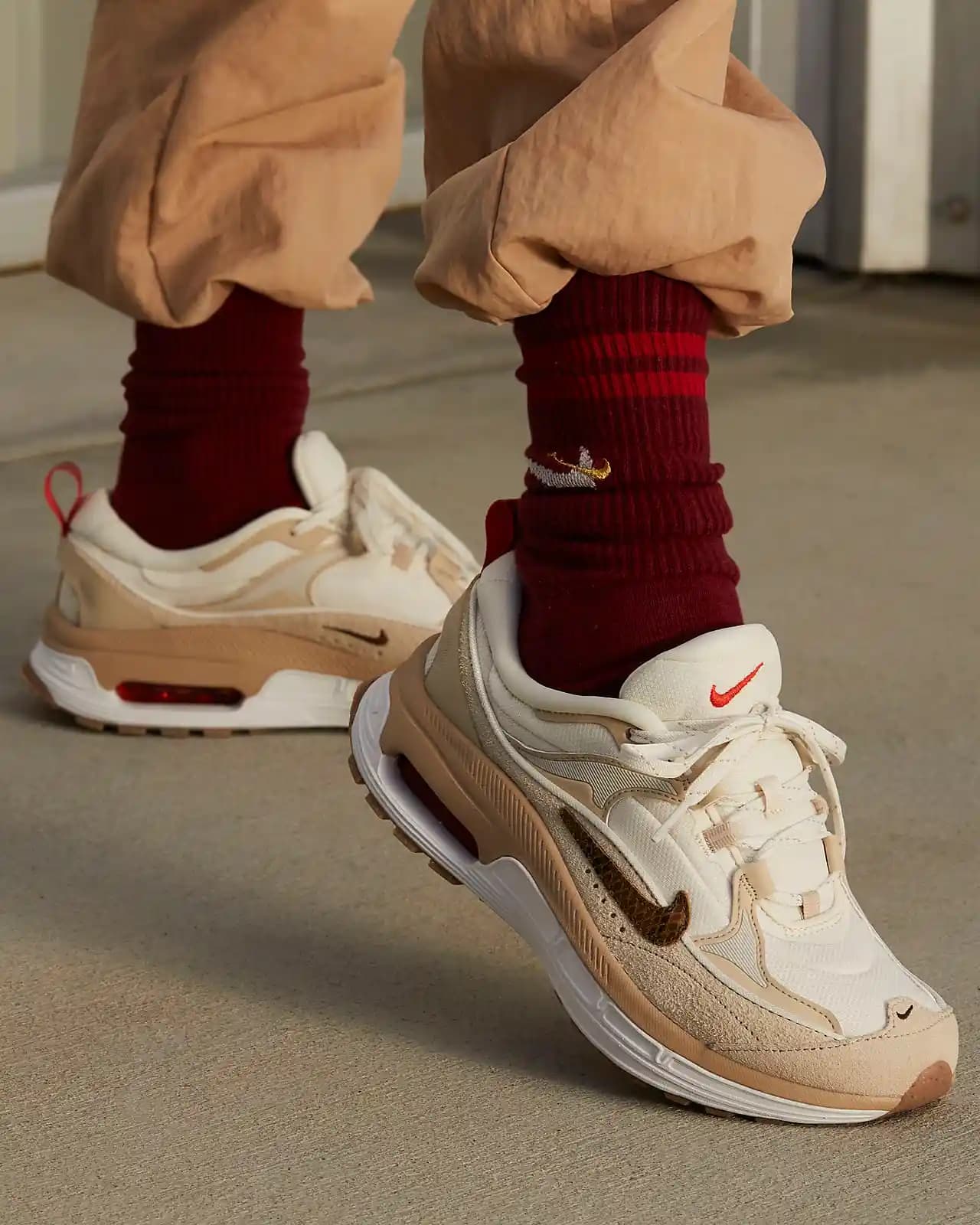 Nike Air Max Bliss SE: Güncel Moda Trendlerine Uygun Konforlu Sneakers Modeli