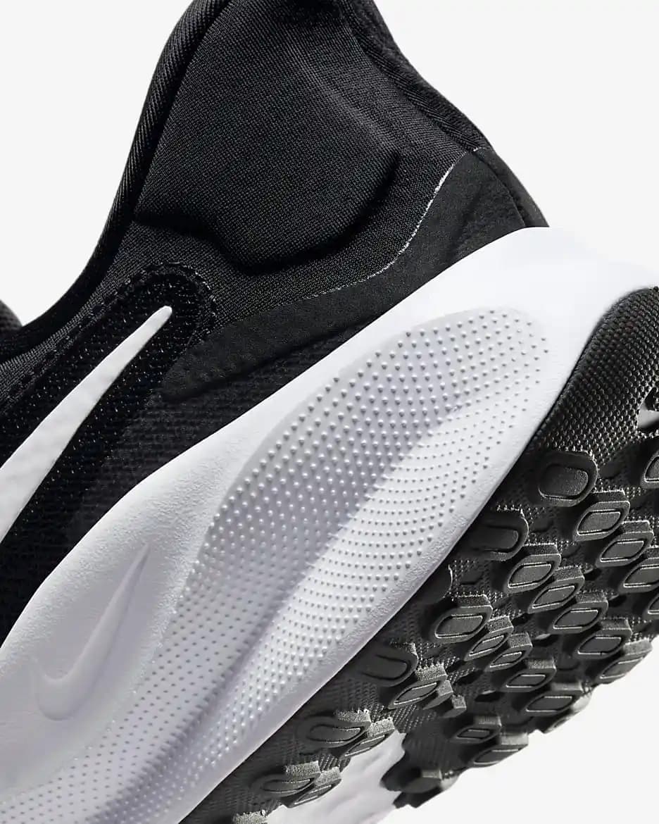 Nike Arkası Lastikli Ayakkabılar: Günlük Şıklık ve Rahatlık Sunan Modern Tasarımlar