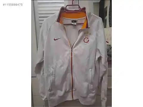 Nike Galatasaray Hırkası: Spor Modasında Güncel Trendler ve Şık Kombinler