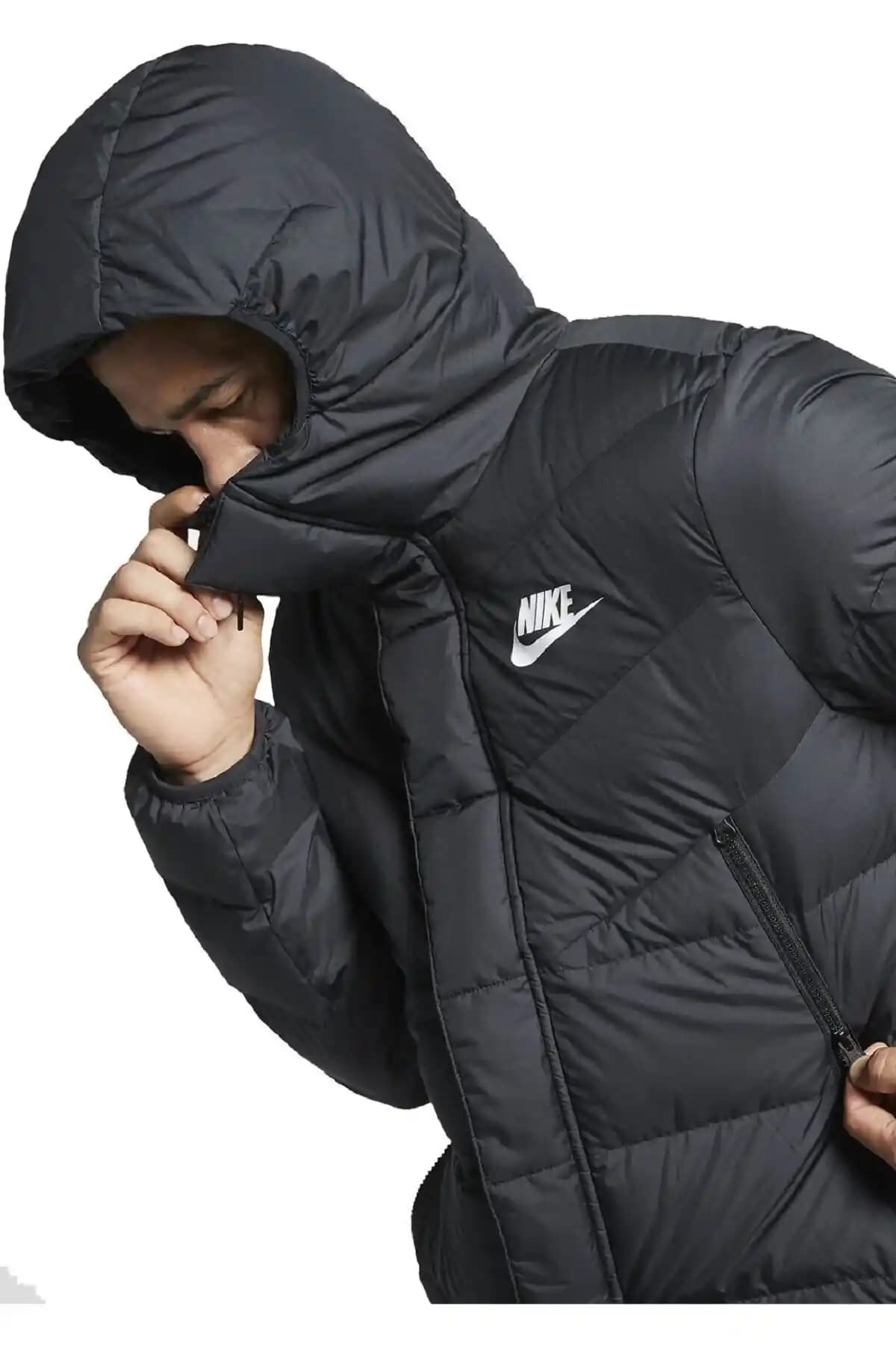 Nike Kaz Tüyü Mont Koleksiyonu: Şıklık ve Fonksiyonelliğin Modern Buluşması