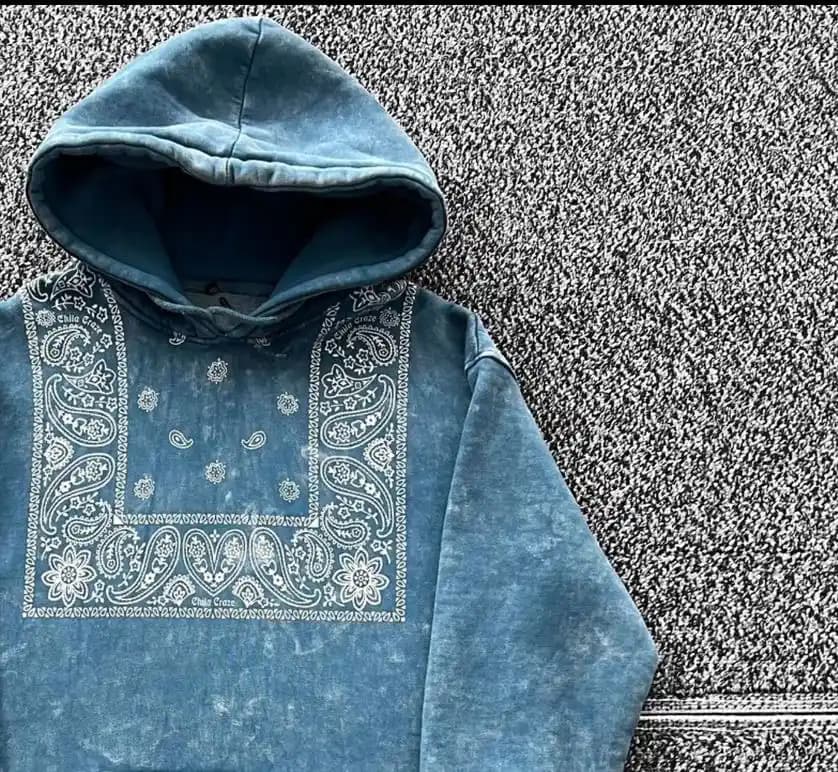 Nike Mavi Sweat Koleksiyonu: Spor ve Şıklığın Modern Buluşması