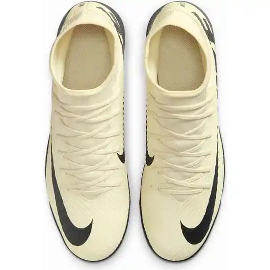 Nike Mercurial: Halısaha Spor Ayakkabılarında Teknoloji ve Şıklığın Buluşması