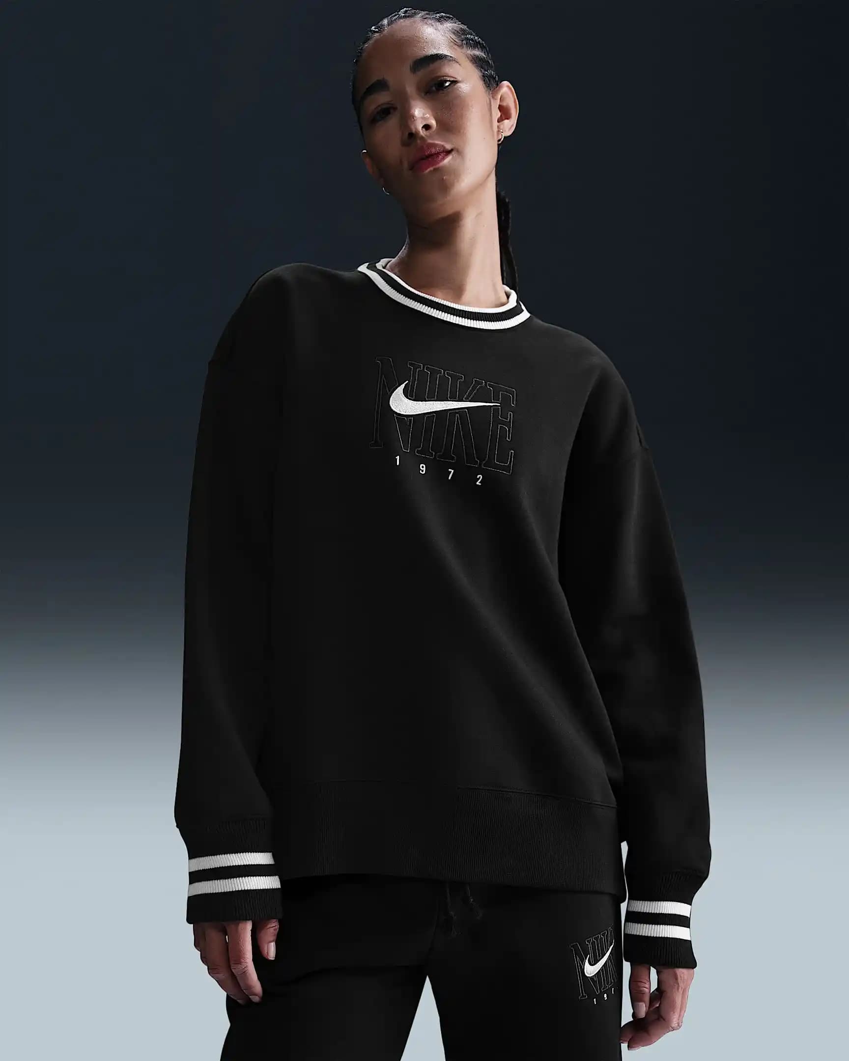Nike Oversize Sweatshirt Modası ve Stil İpuçlarıyla Güncel Giyim Tercihleri