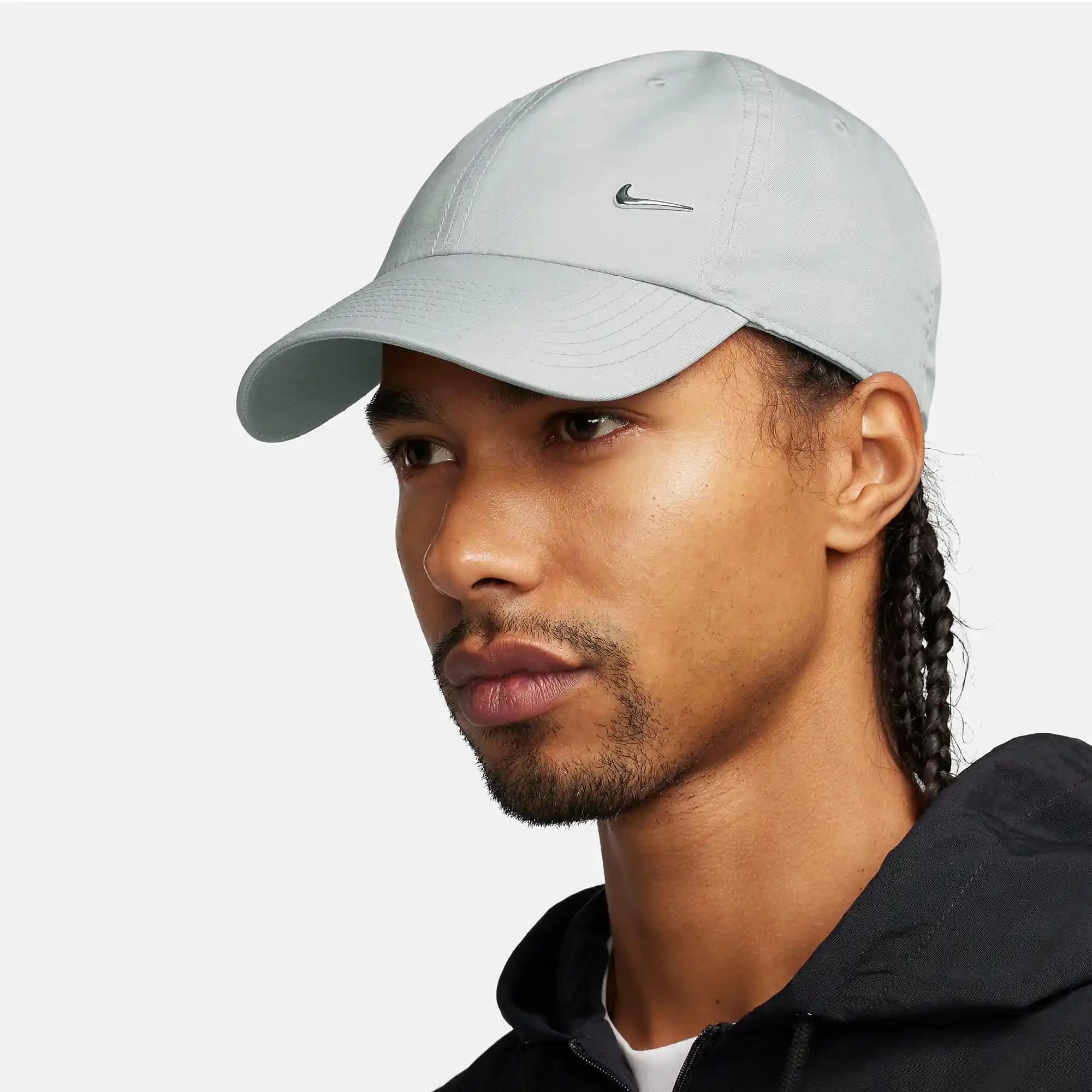 Nike Şapka Modelleri: Moda ve Fonksiyonellikte Güncel Trendler ve Stil İpuçları