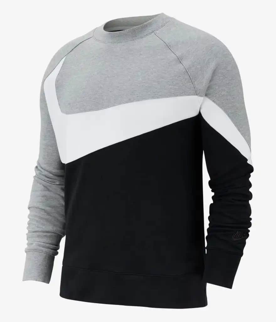 Nike Swoosh Sweatshirt ile Günlük Şıklık ve Rahatlığı Yakalayın Modada Öne Çıkın
