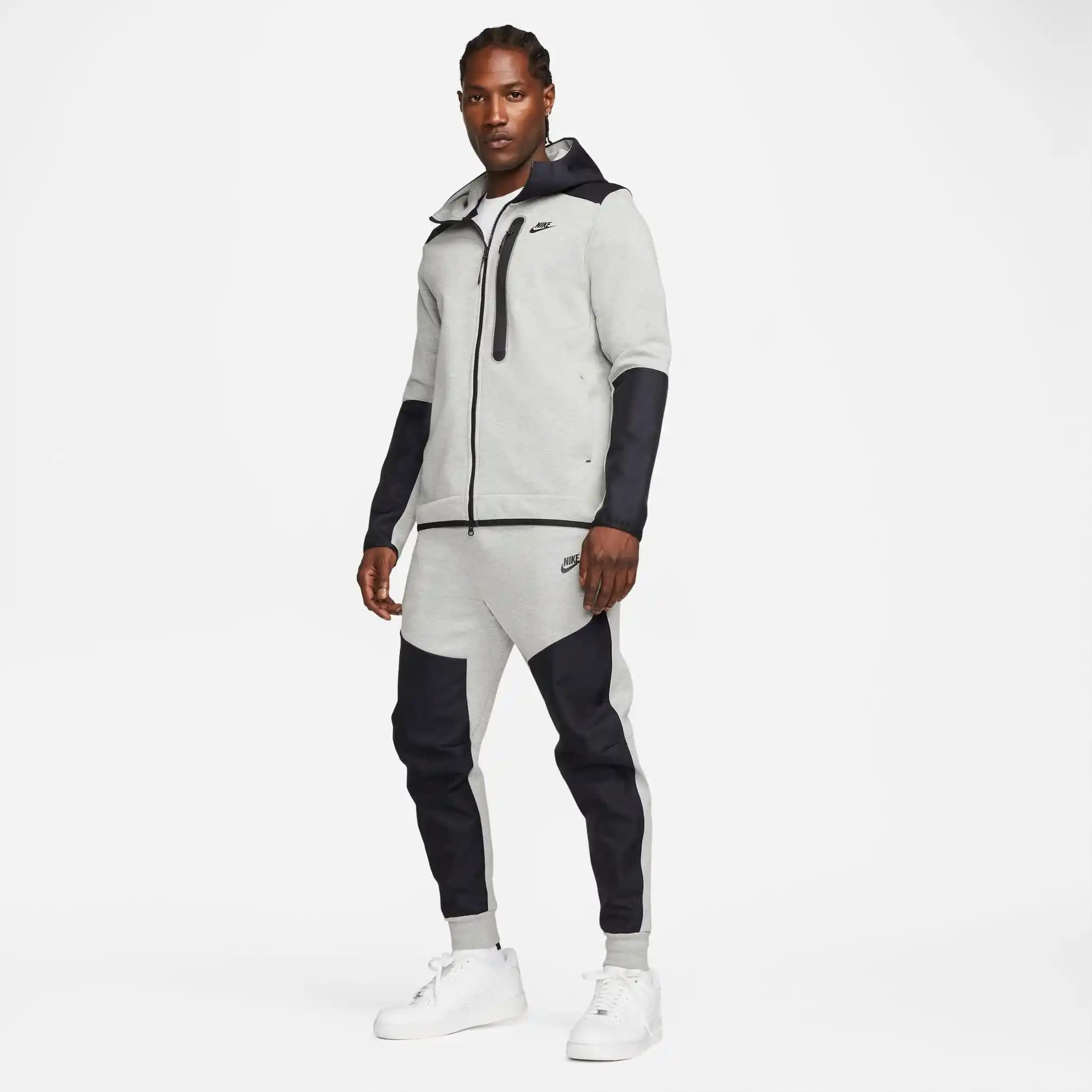 Nike Tech Fleece Siyah-Gri Eşofman Takımları: Moda ve Konforun Modern Buluşması