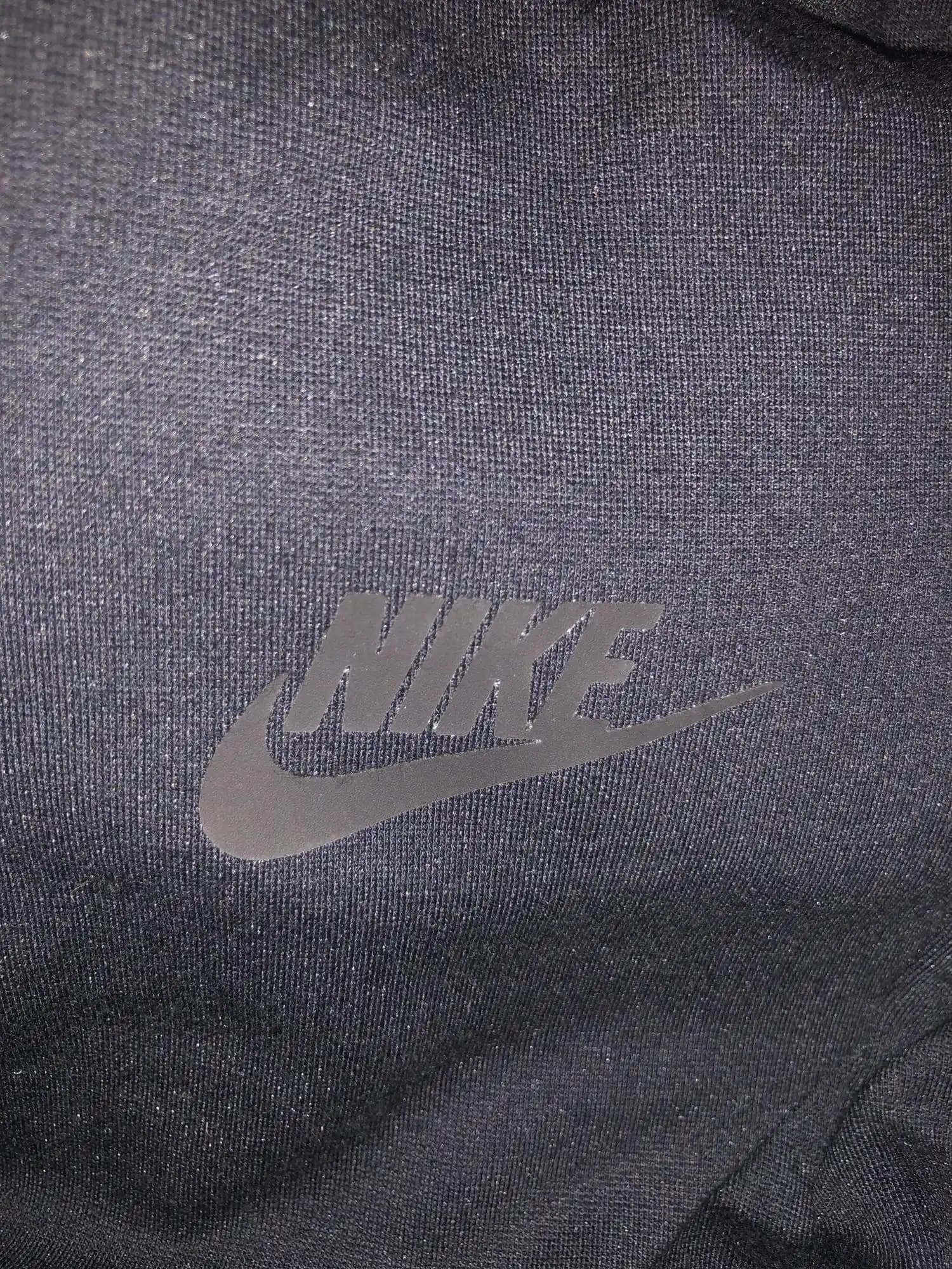 Nike Tech ve Sahte Ürünler: Moda Dünyasında Gerçeklik ve Sahtecilik Çatışması