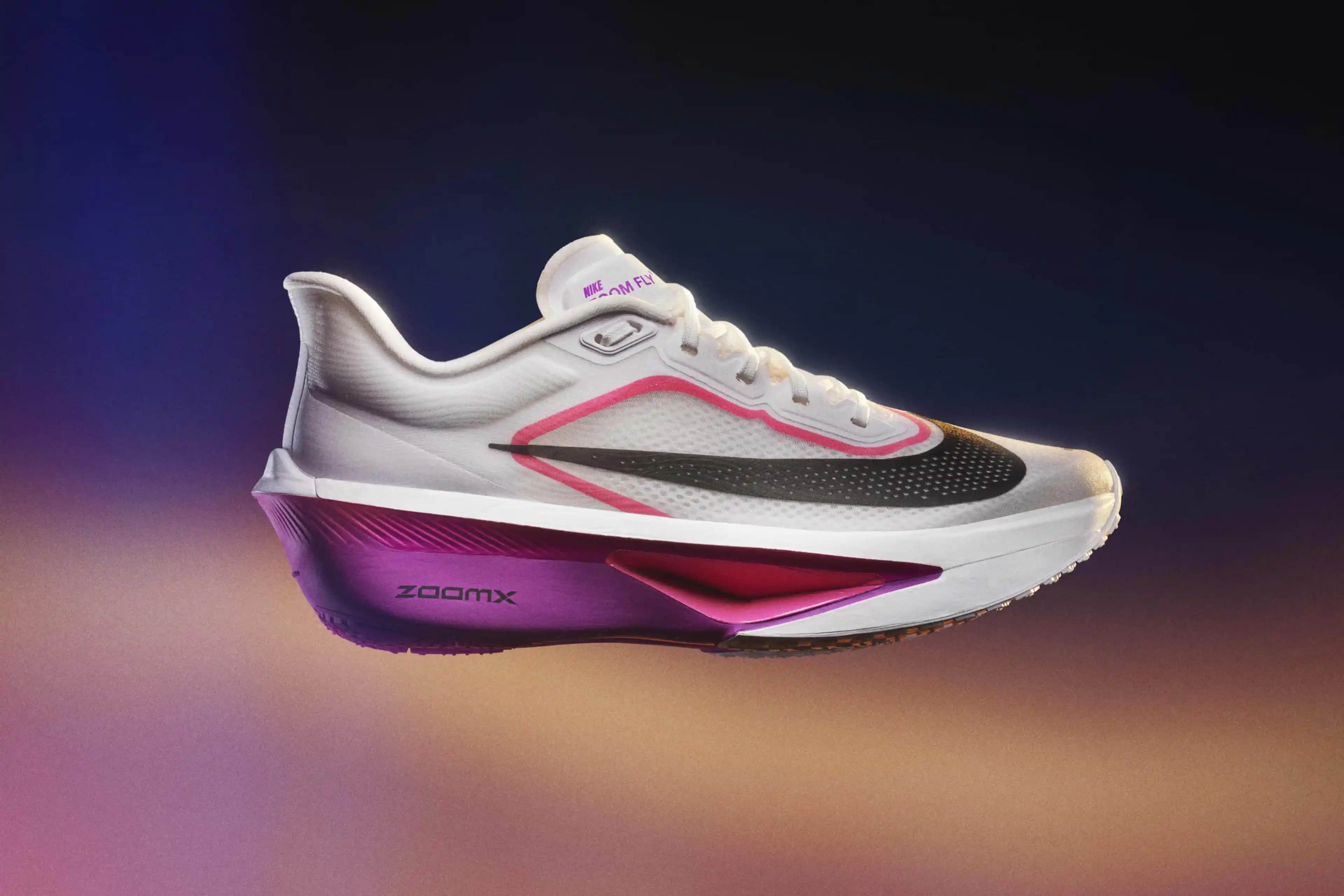Nike Zoom Fly: Performans ve Şıklık Sunan Yenilikçi Spor ve Moda Ayakkabısı