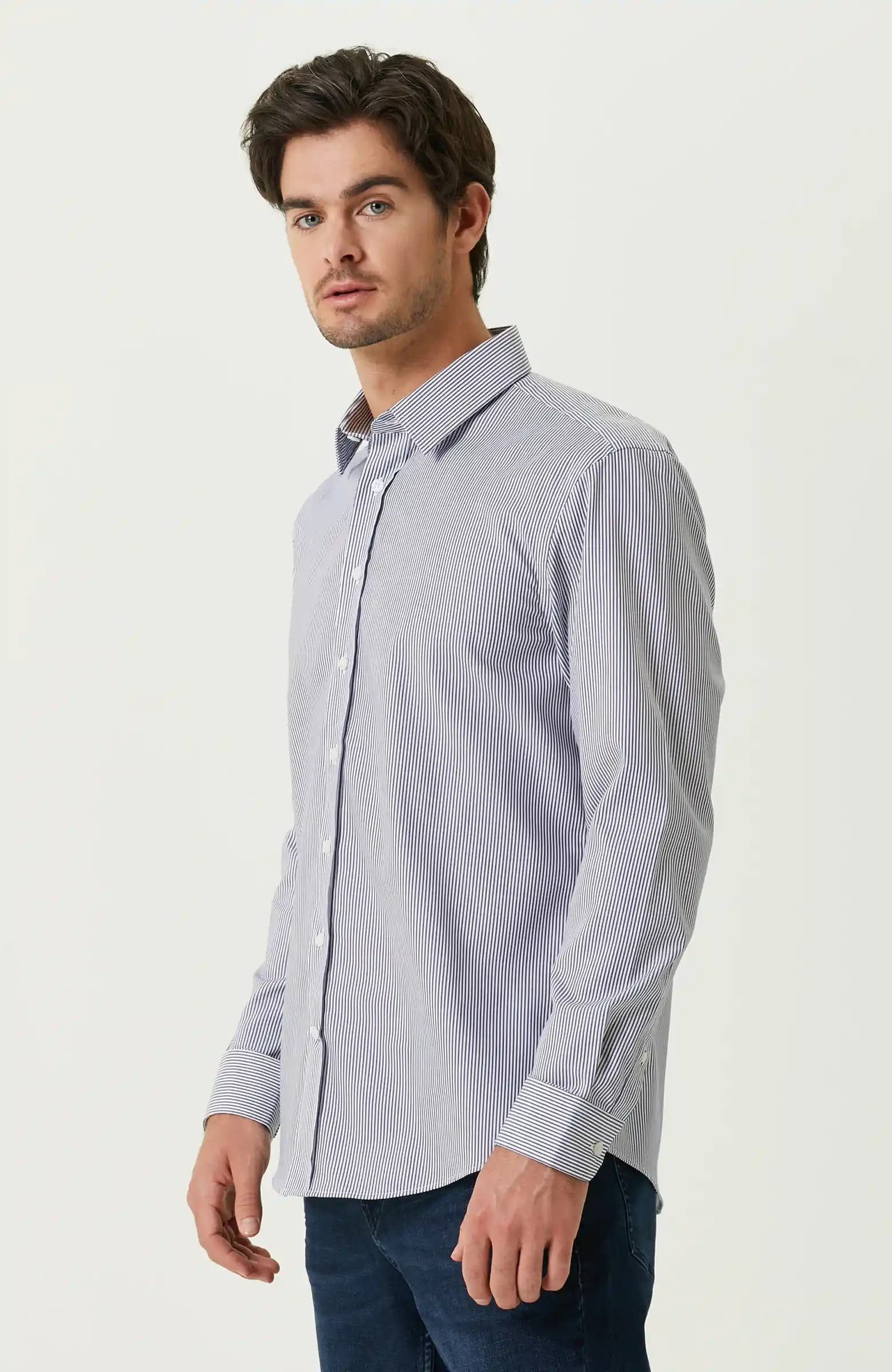 Non Iron Gömlekler: Modern Şıklığın Rahat ve Pratik Seçenekleri Hakkında Detaylı Bilgi