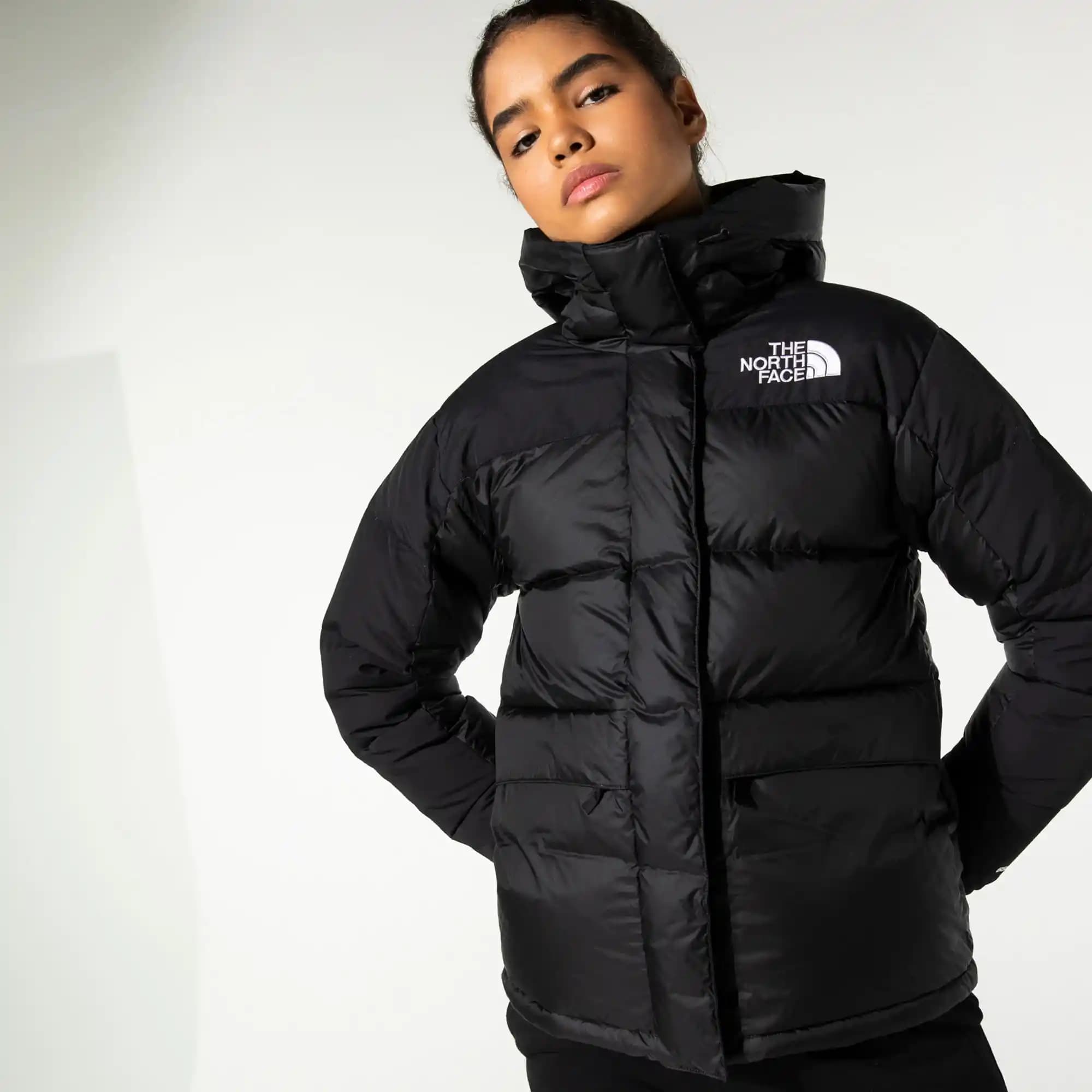 North Face Mont Modası: Şıklık ve Fonksiyonelliğin Mükemmel Buluşması