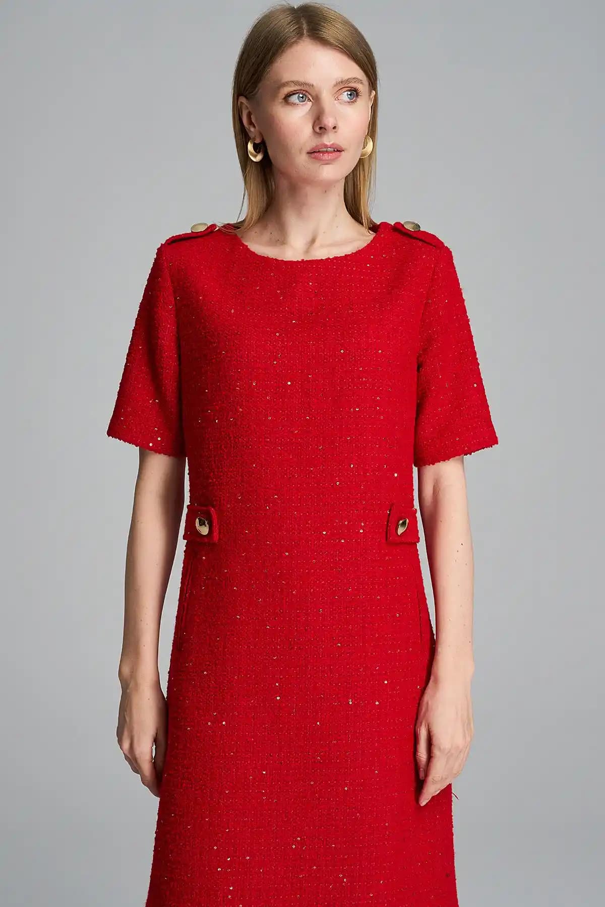 O Yaka Modada Rahatlık ve Şıklığın Birleştiği Güncel Trendler