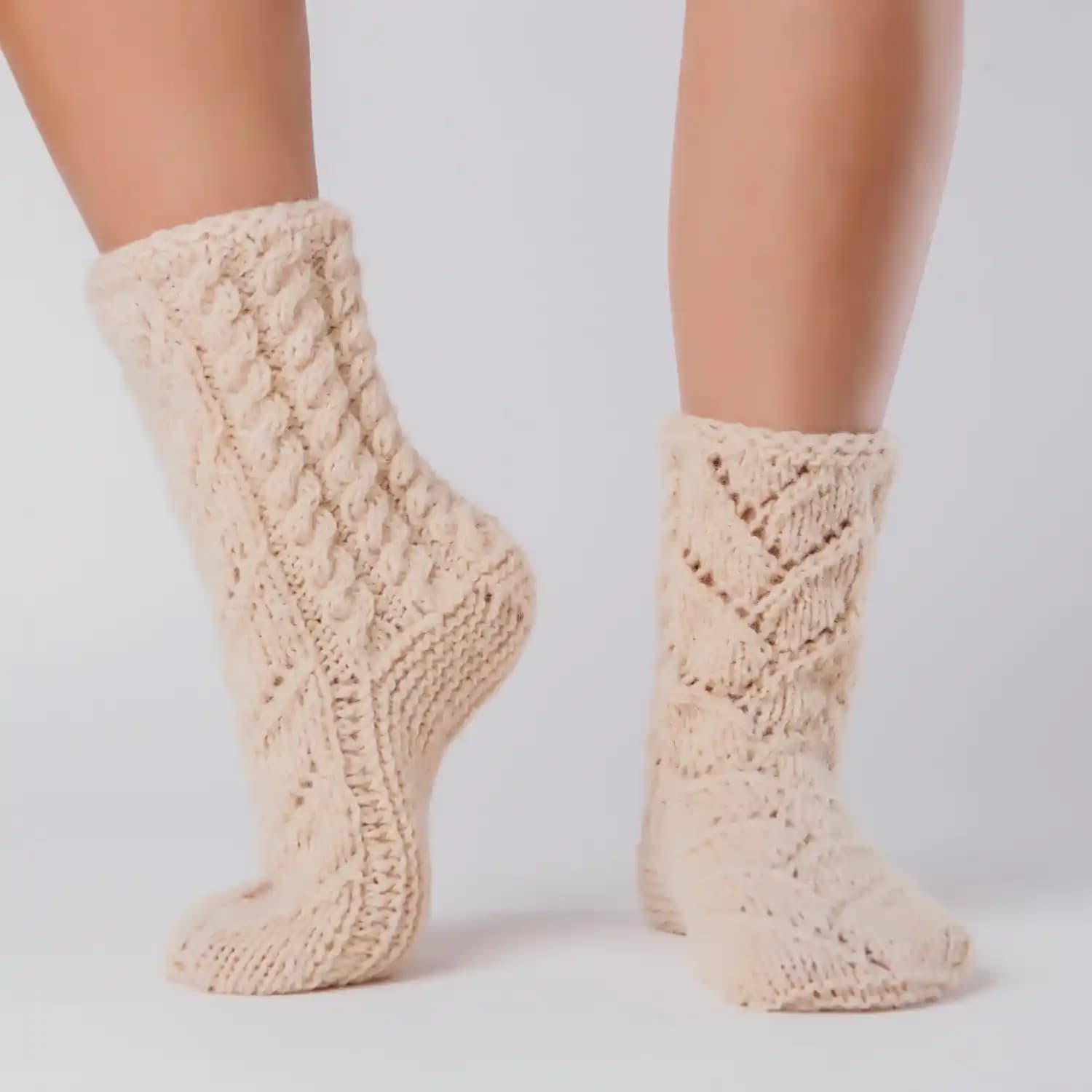 Orgu Çorap Modasında Güncel Trendler ve Farklı Tasarım Seçenekleri