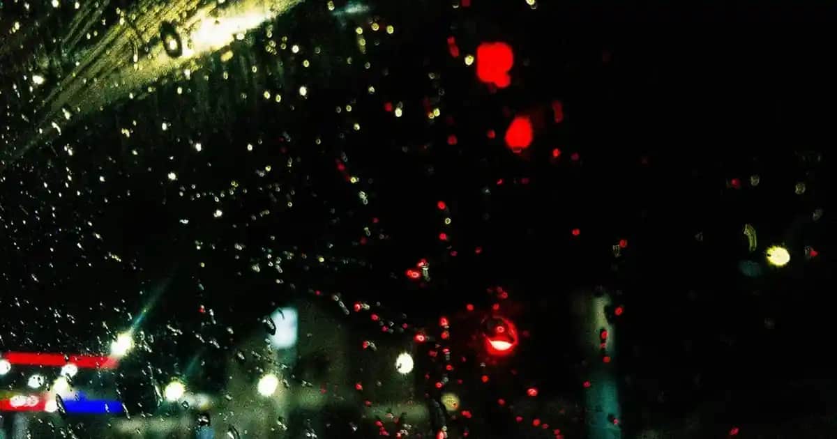 Örgü V Yaka Kazak Modelleri: Kışın Şıklık ve Konforun En Güzel Yolu