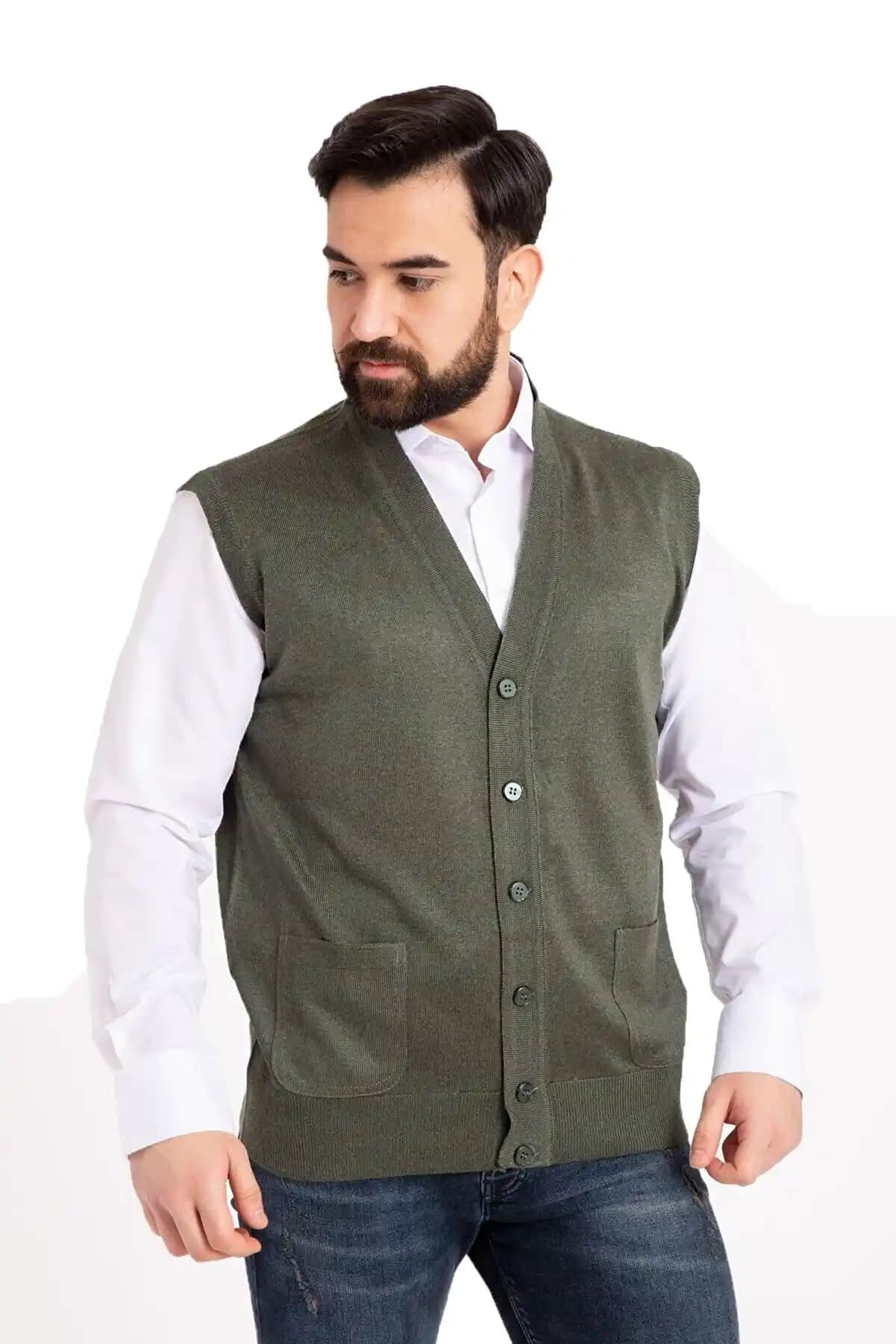 Orta Yaş Erkekler İçin Güncel Giyim Trendleri ve En Sevilen Markalar