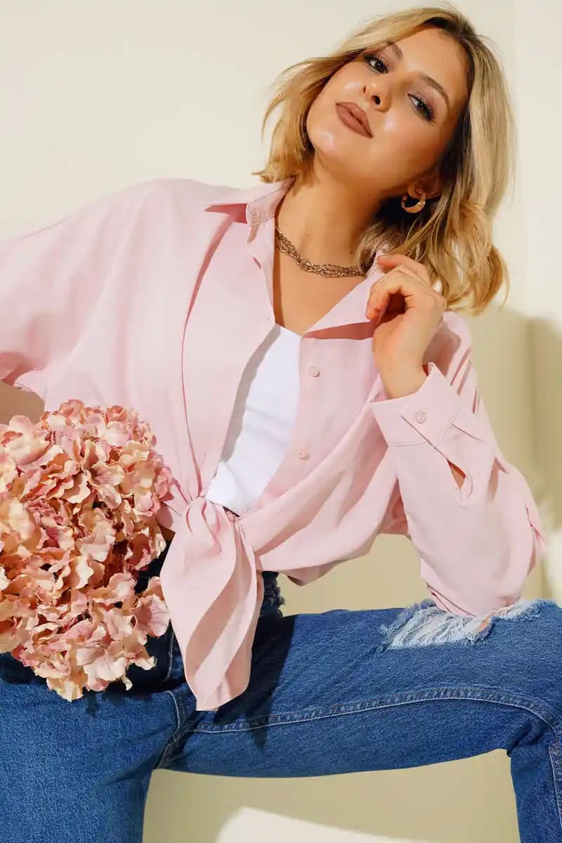 Oversize Kalıp Modası: Rahatlık ve Şıklığın Modern Buluşması