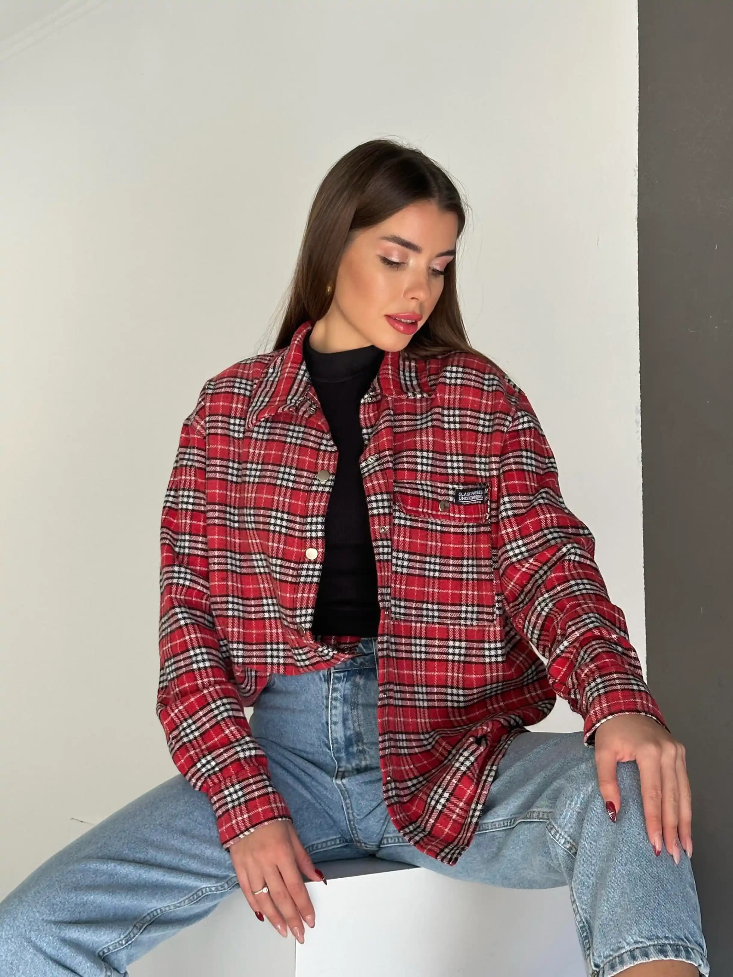 Oversize Oduncu Gömleklerle Güncel Moda Trendlerine Uyum Sağlama Rehberi