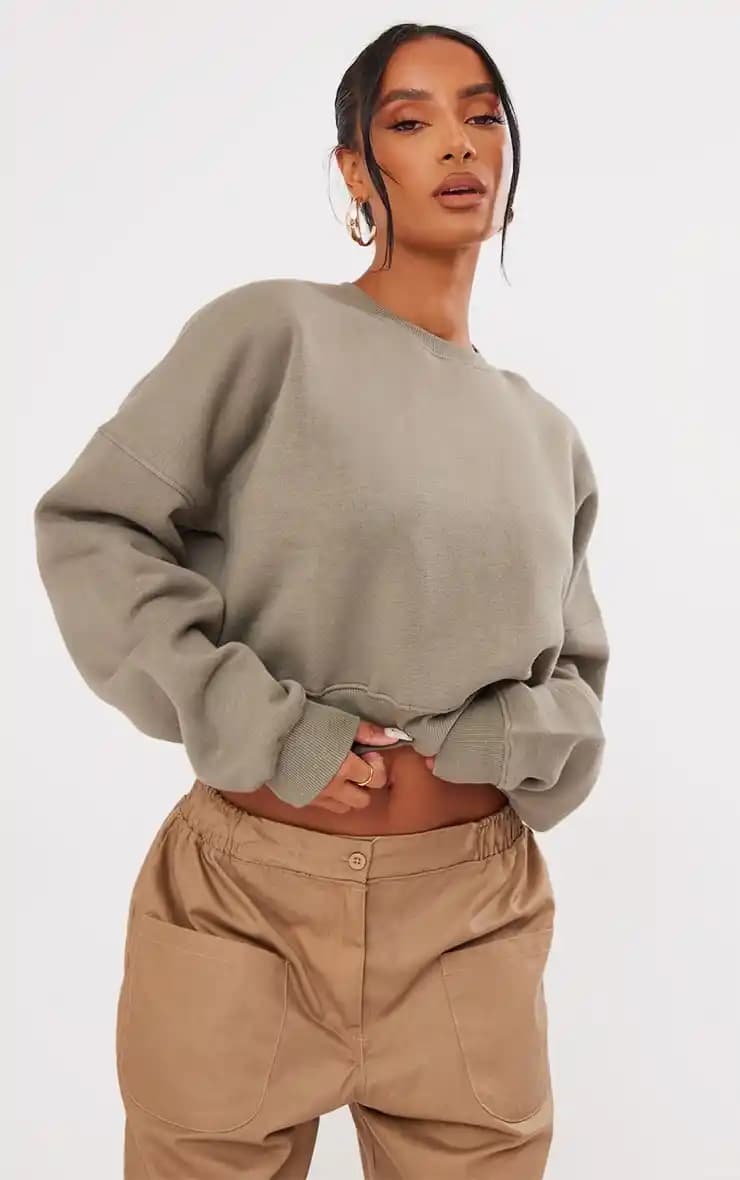 Oversize Sweat Modasında Rahatlık ve Şıklığın Modern Buluşması