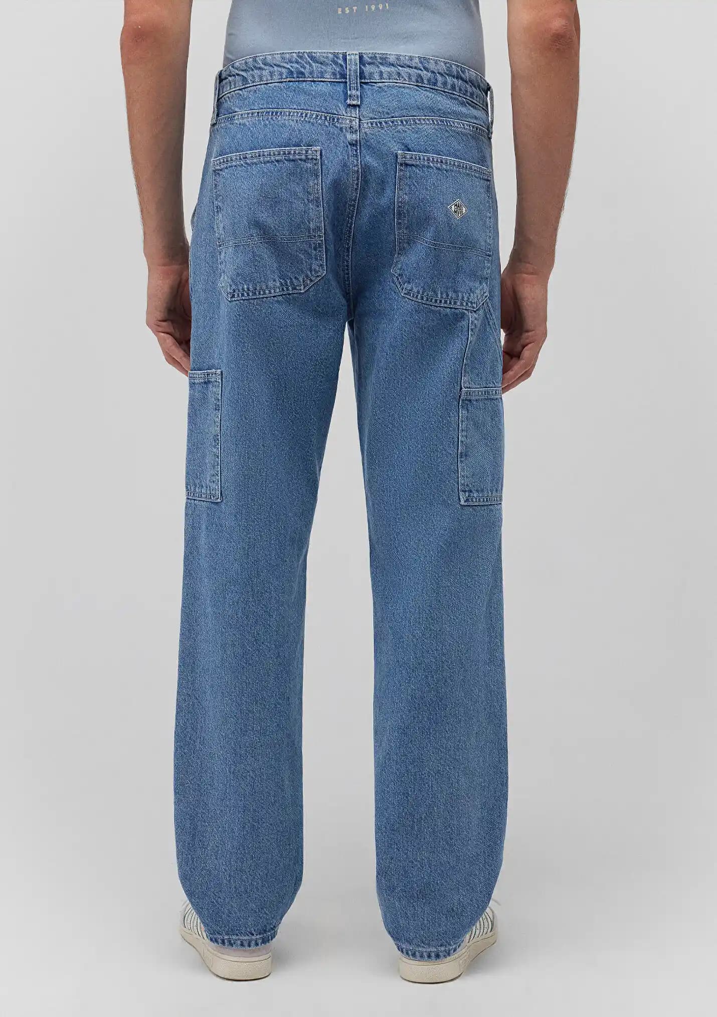 Oxford Pantolonlar Moda Dünyasında Şıklık ve Rahatlığın Buluşma Noktası