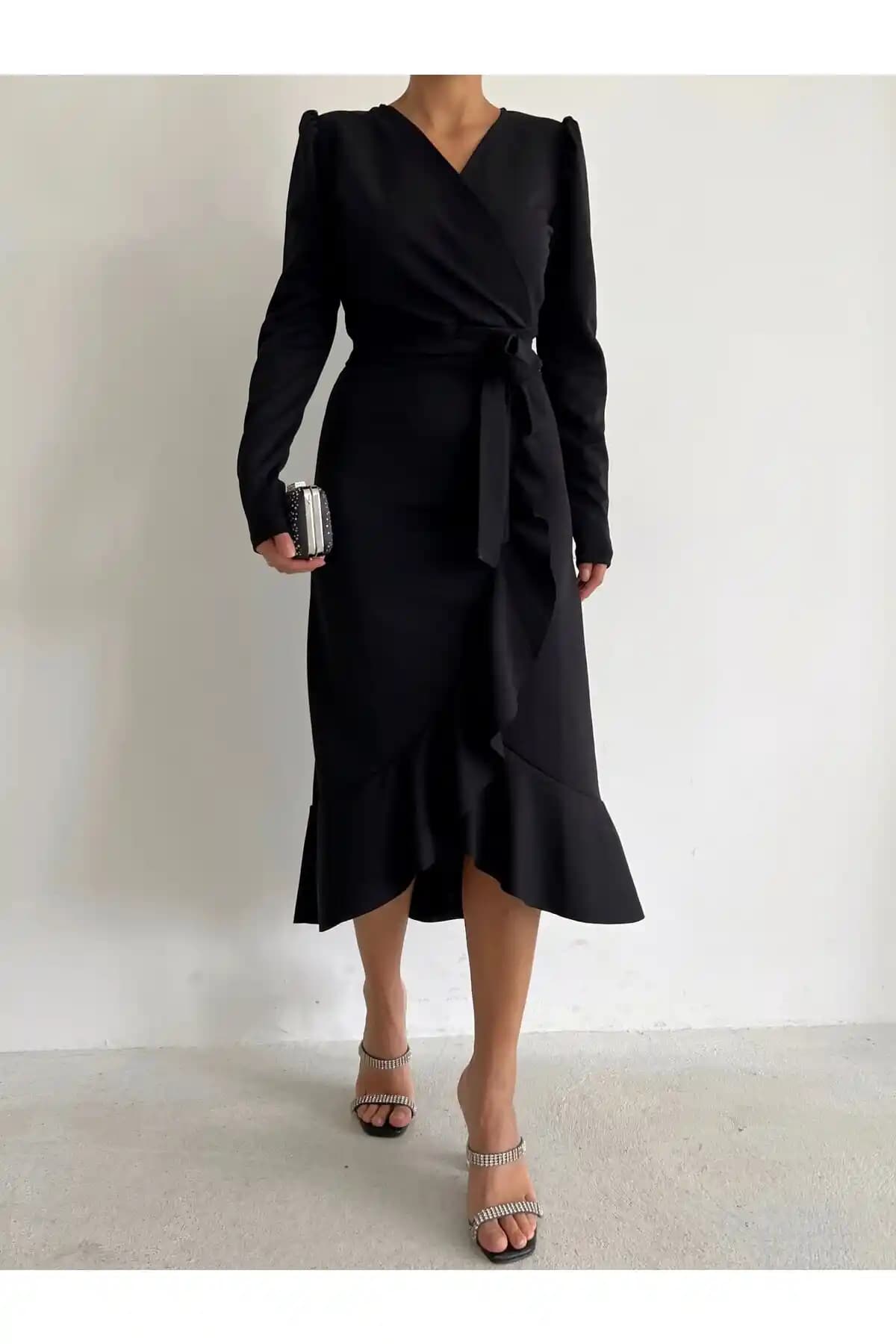 Özel Elbiselerle Kendinizi İfade Etmenin Modern ve Şık Yolları