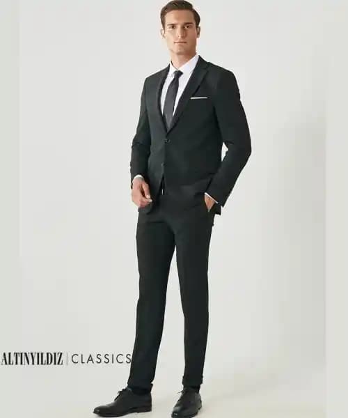 Pahalı Elbise Markaları ve Moda Dünyasında Prestijli Seçenekler