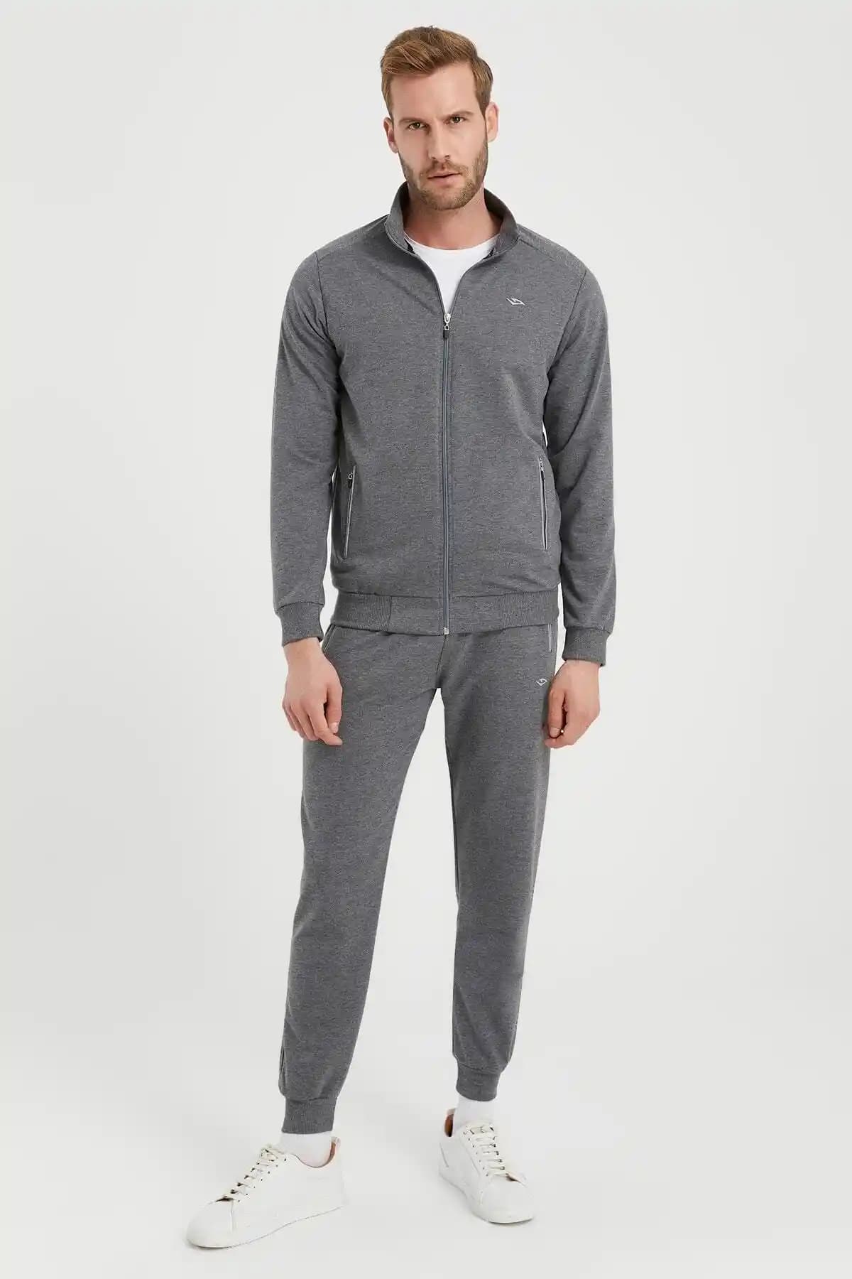 Pamuklu Eşofman Takımlarında Moda ve Konforun Güncel Trendleri ve Sürdürülebilirlik Yaklaşımları