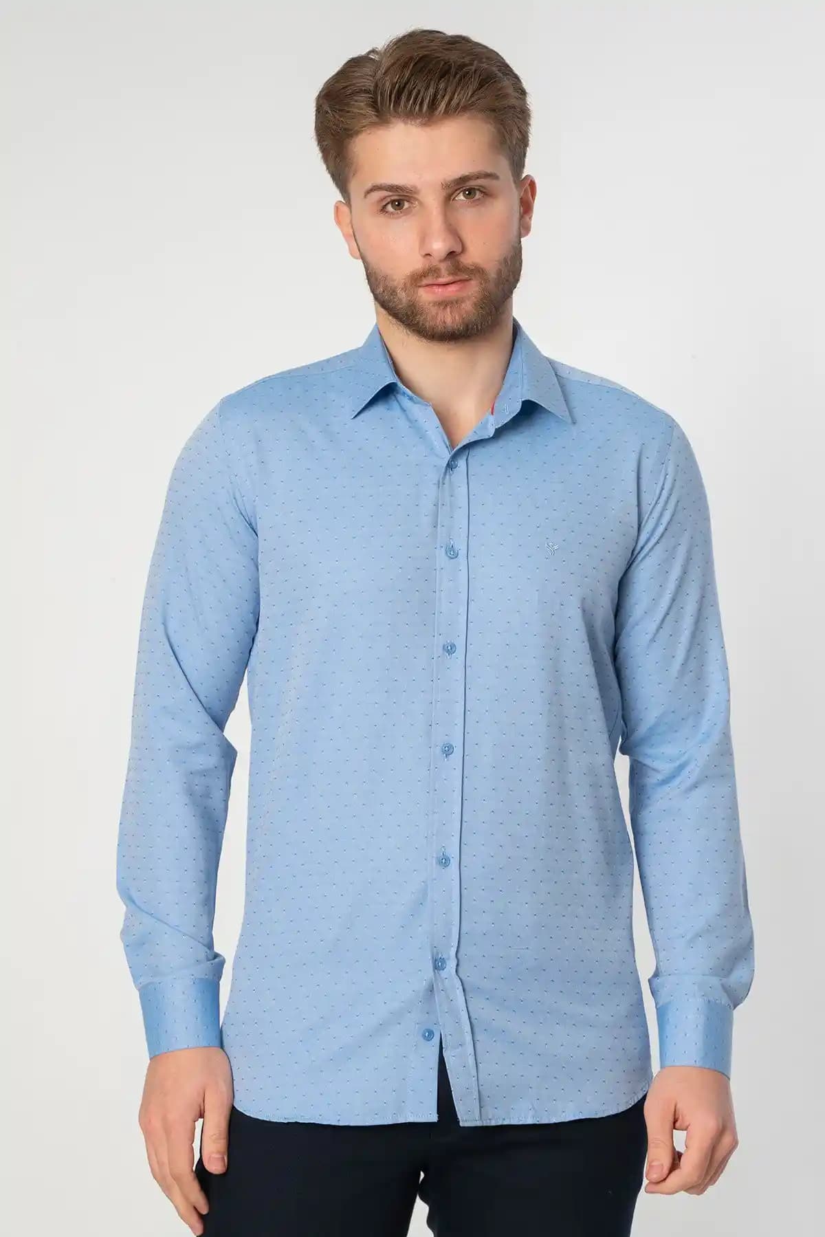 Pamuklu Gömlek Modasında Zamansız Şıklık ve Çok Yönlülük Özellikleri