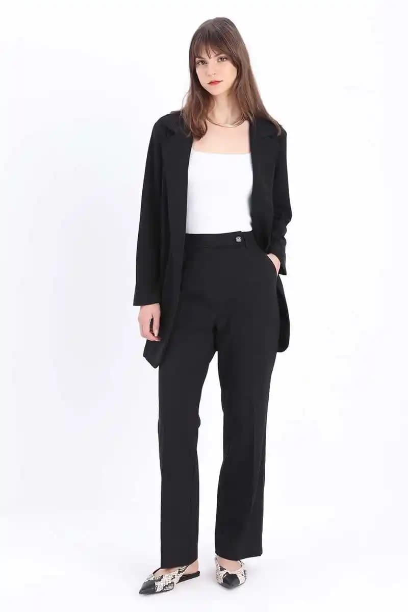 Pamuklu Kumaş Pantolonlar: Doğallık ve Konforun Moda Dünyasındaki Yeri