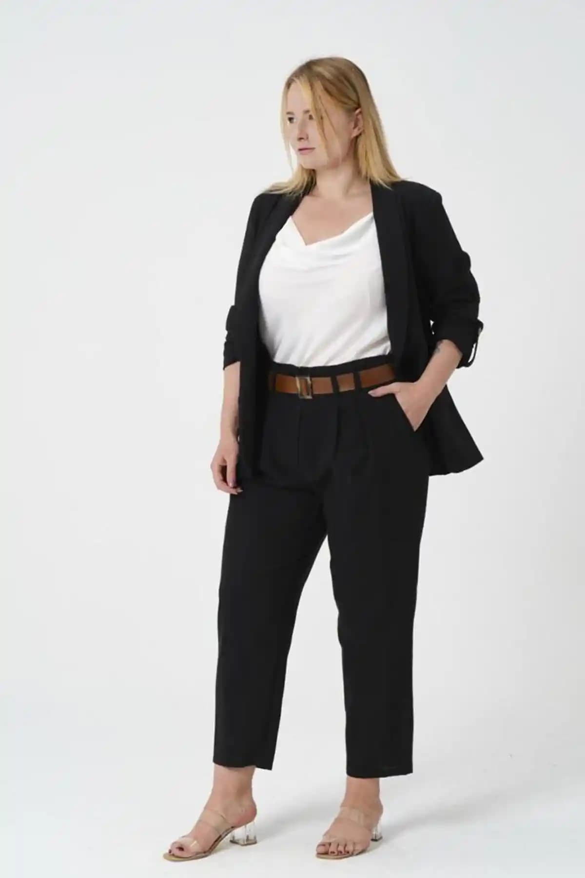 Pamuklu Takım Elbise: Rahat ve Şık Tarzıyla Moda Dünyasında Öne Çıkıyor