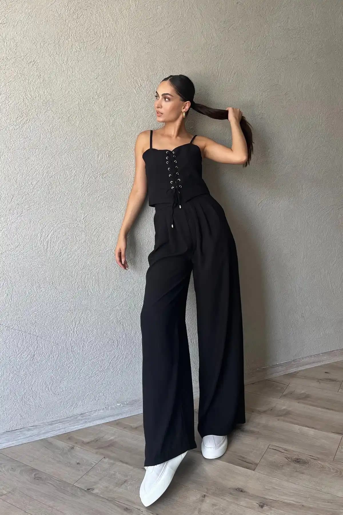 Pantolon Askılı Takım Elbiseler: Modern ve Şık Tasarımlarla Çok Yönlü Kullanım İmkanı