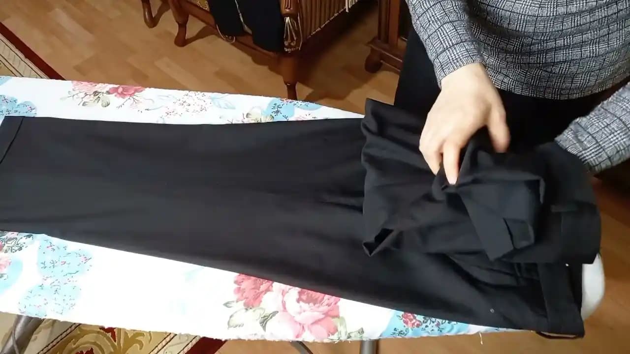 Pantolon Nasıl Ütülenir? Doğru Teknikler ve Bakım İpuçları
