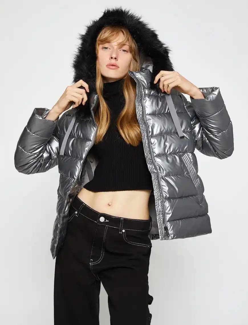 Parlak Şişme Mont Bayanlar İçin Moda ve Stil İpuçlarıyla Güncel Trendler