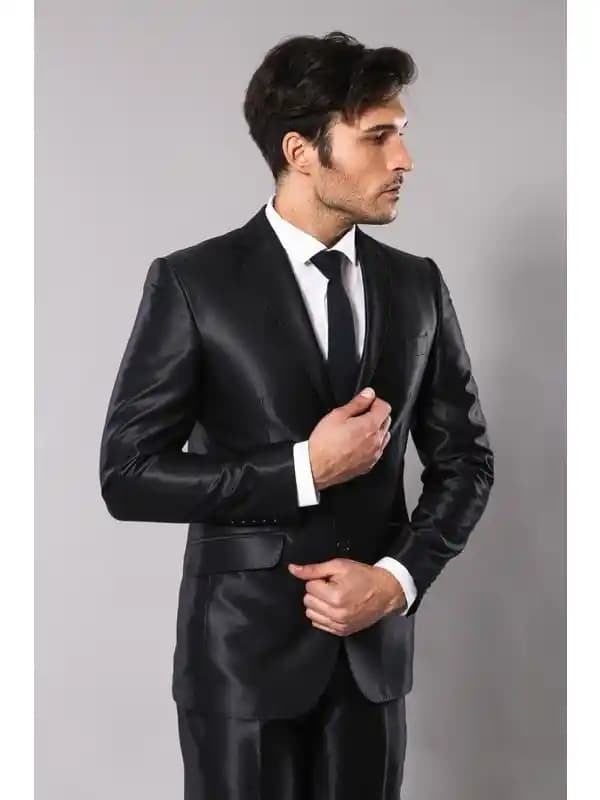 Parlak Takım Elbise Modası 2023: Şıklık ve Trendleri Yansıtan Seçenekler