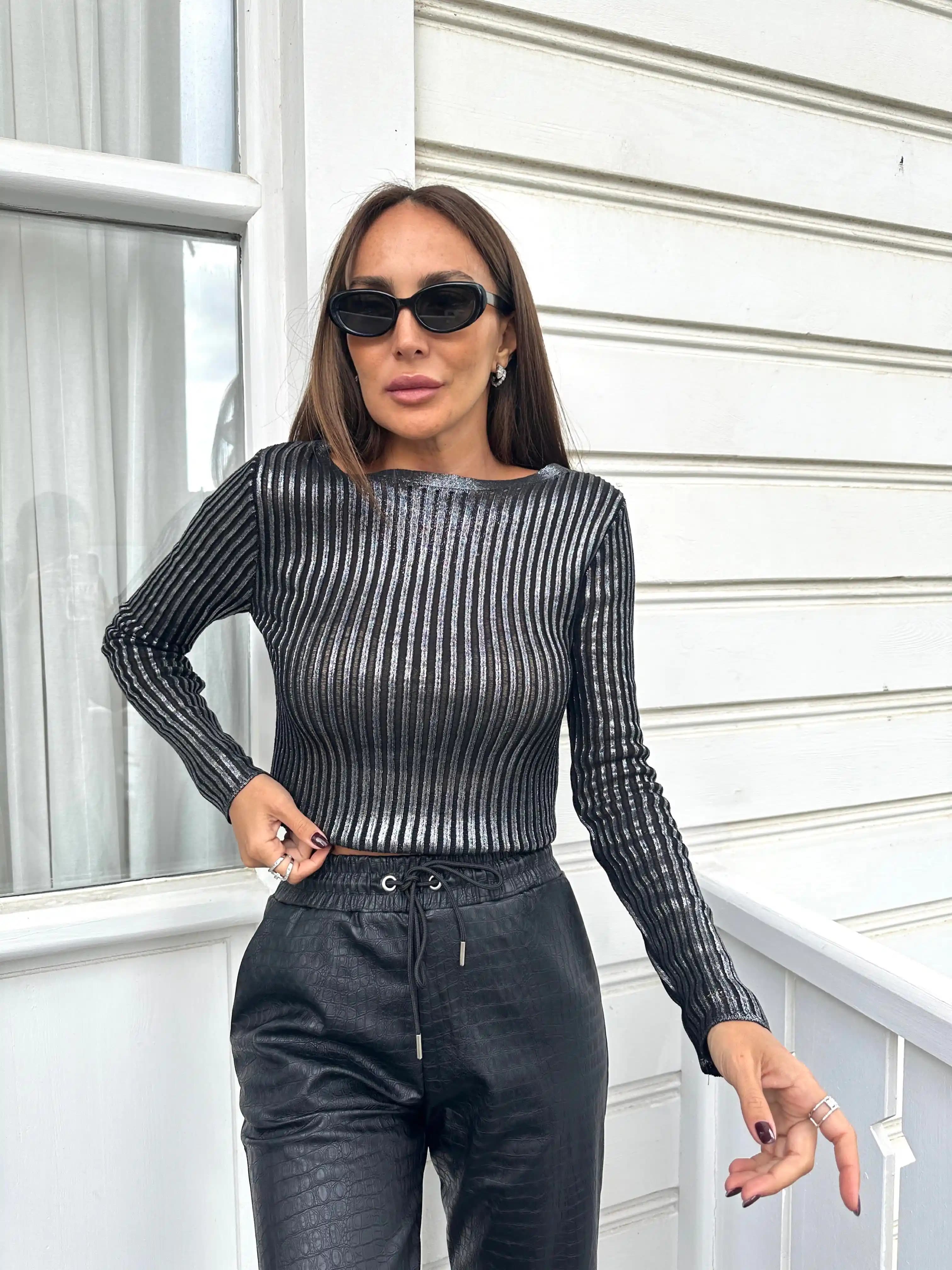 Parlak Triko Kazak Modasında Işıltılı ve Şık Alternatifler 2024 Trendleri