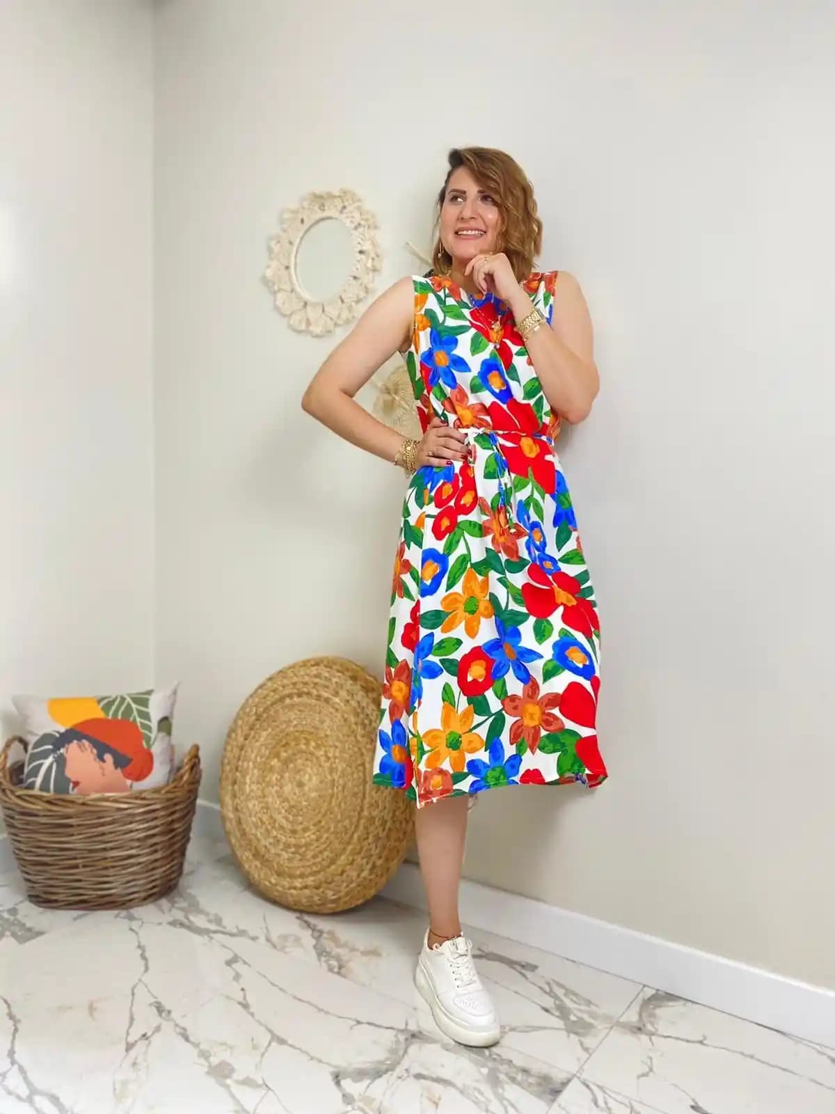 Pastel Renk Elbiselerle Zarafet ve Şıklığın Modern Moda Trendleri