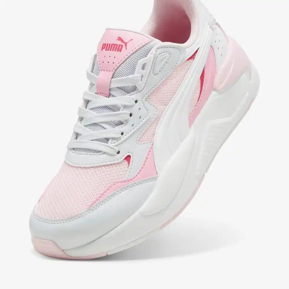 Pembe Spor Ayakkabılar Moda Dünyasında Renkli ve Şık Bir Trend Analizi