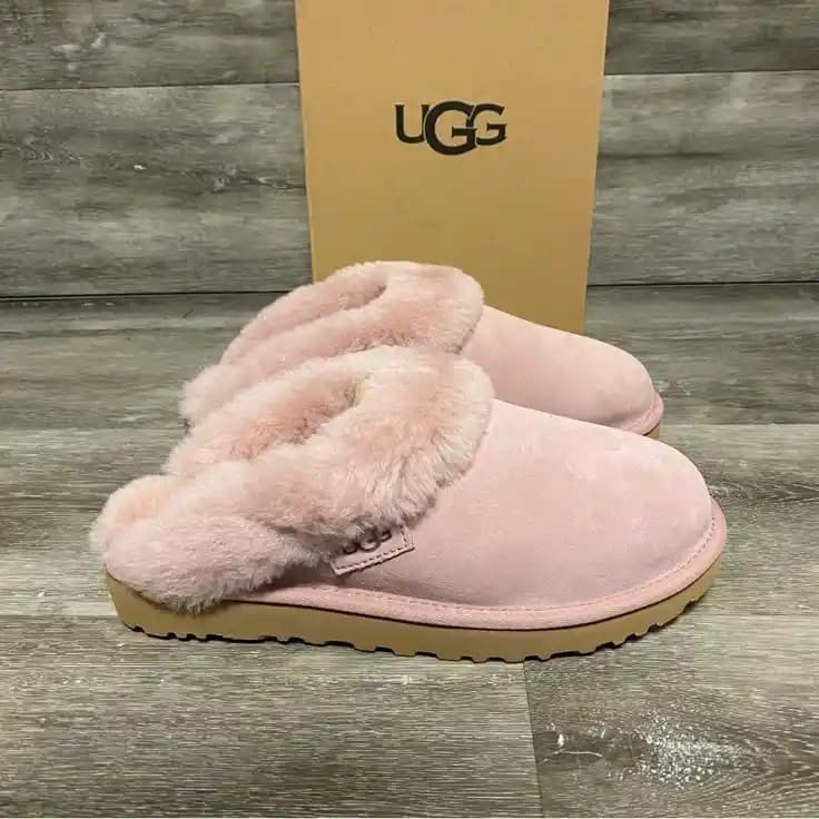 Pembe Ugg Ayakkabılar: Moda ve Konforu Bir Arada Sunan Renkli Seçenekler