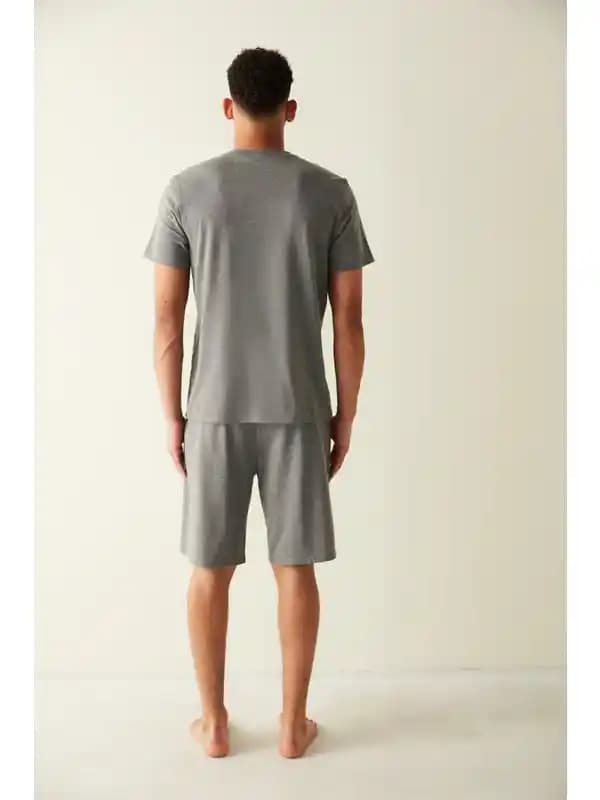 Penting Erkek Tişörtleri: Modern Tasarımlar ve Günlük Şıklık İçin En İyi Seçenekler