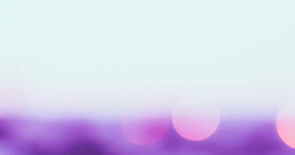 Petrol Mavisi Pantolon: Moda Dünyasında Zamansız Şıklık ve Çok Yönlü Kullanım