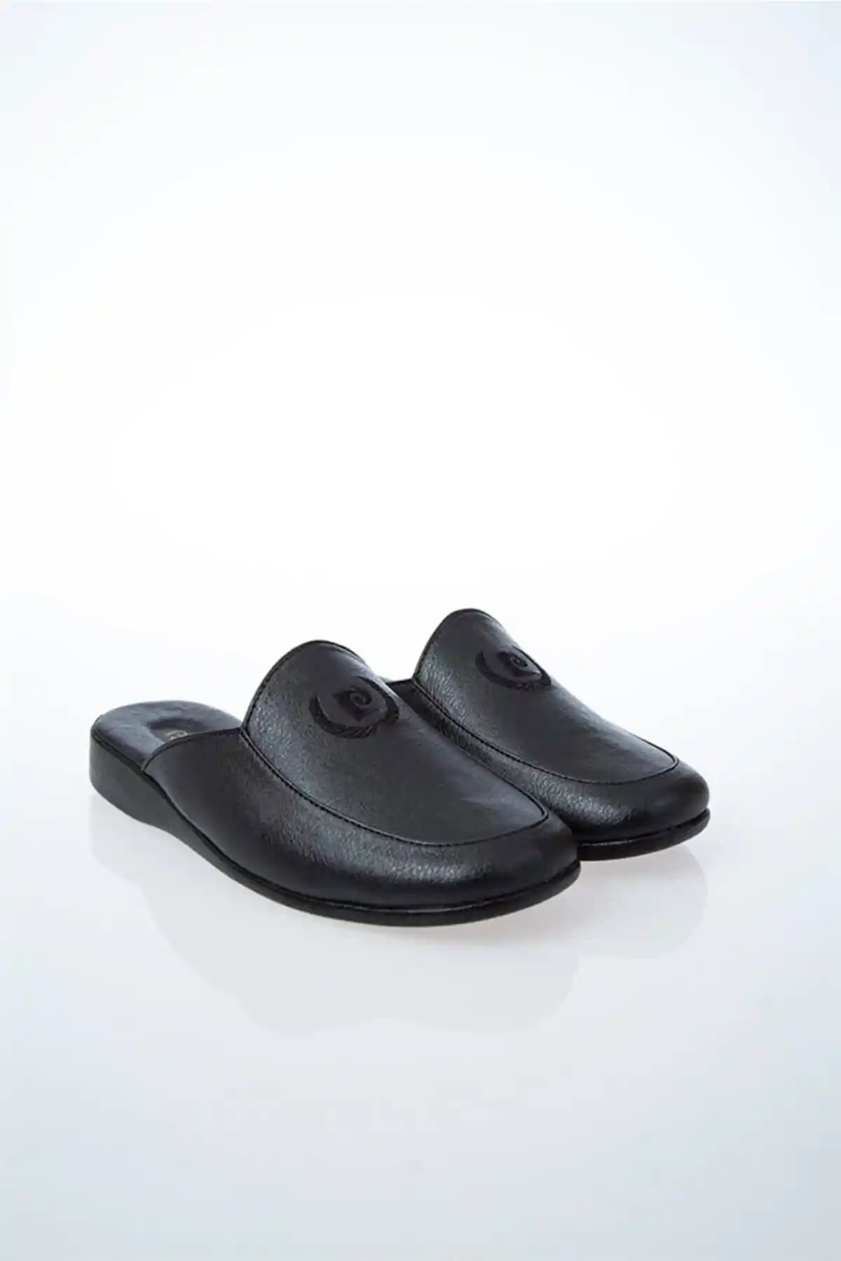 Pierre Cardin Damat Terliği: Şıklık ve Konfor Sunan Modern Tasarımlar