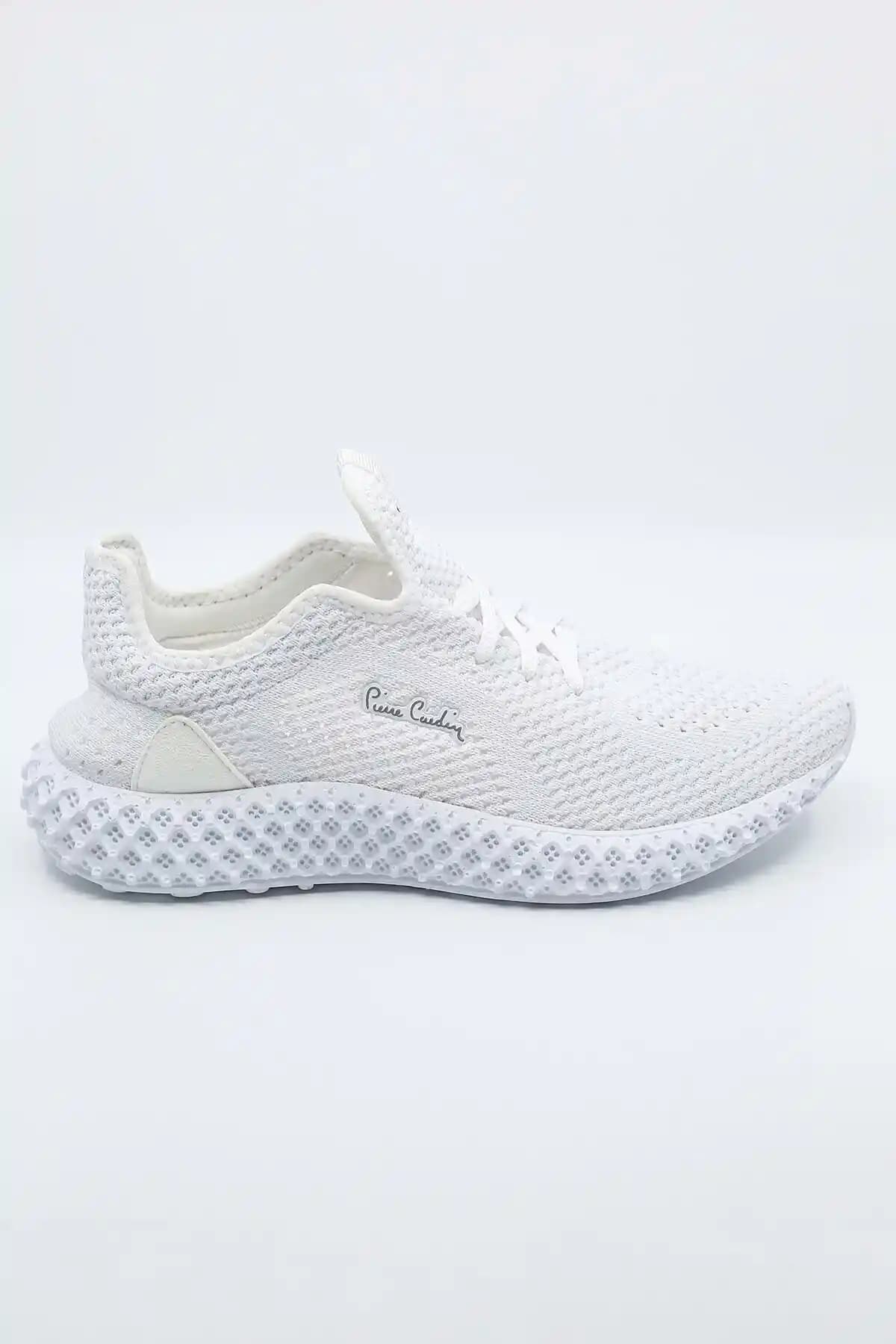 Pierre Cardin Kadın Spor Ayakkabıları: Şıklık ve Konforun Modern Buluşması