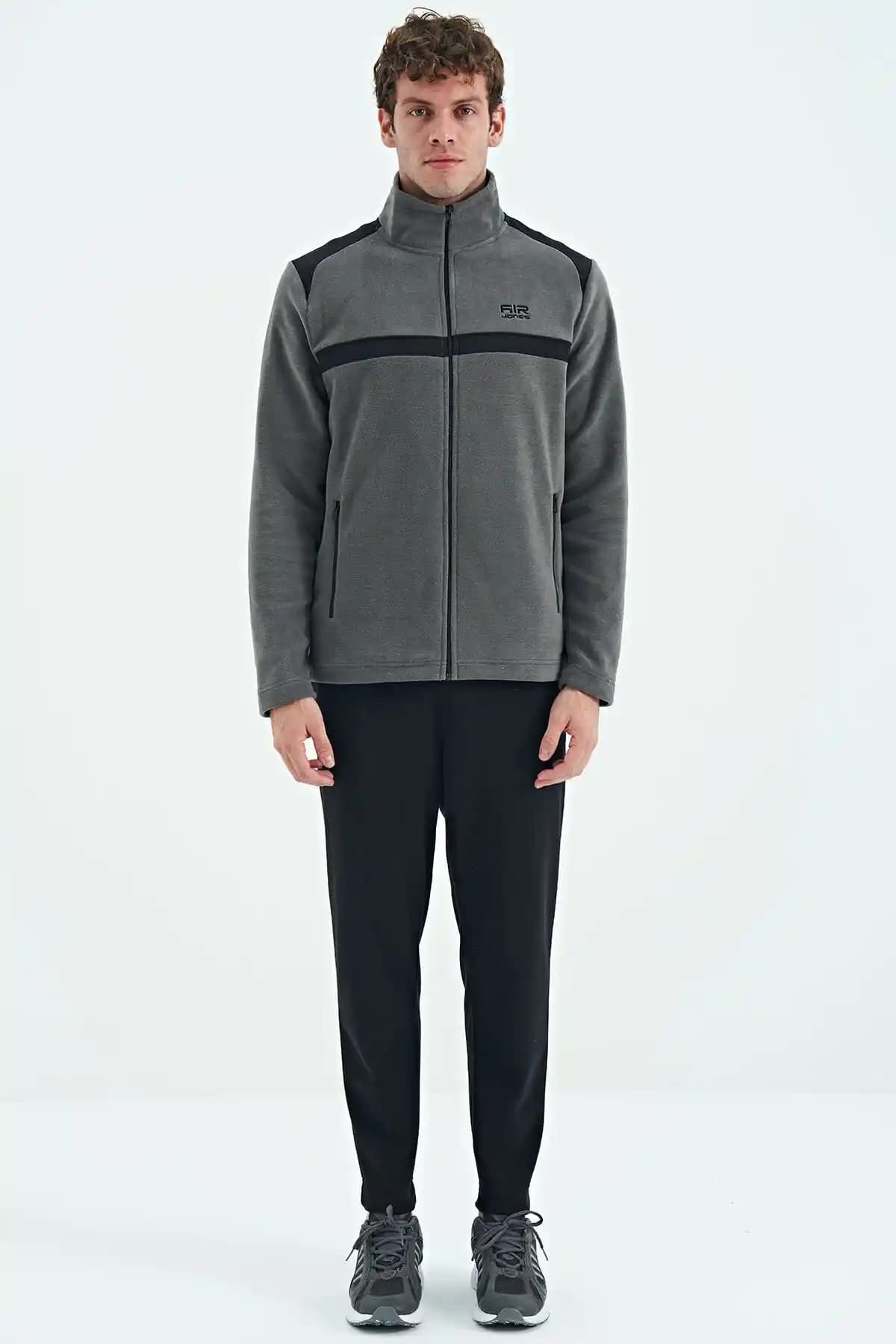 Polar Takımların Moda Dünyasındaki Yeri ve Güncel Trendler Hakkında Kapsamlı Bir İnceleme