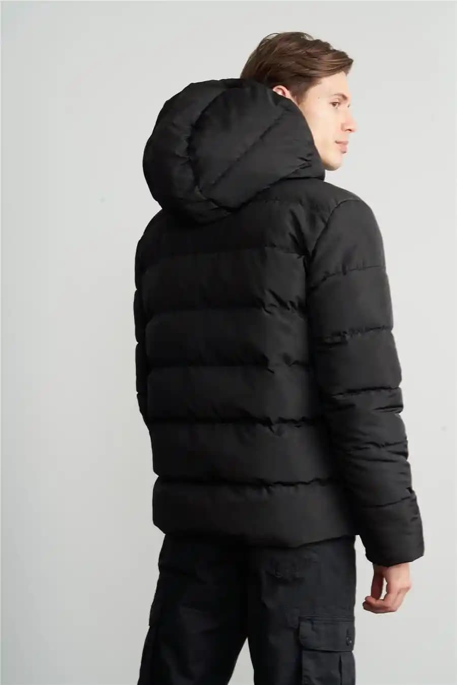 Polo Erkek Şişme Montlar: Güncel Trendler ve Stil İpuçlarıyla Kış Giyim Rehberi