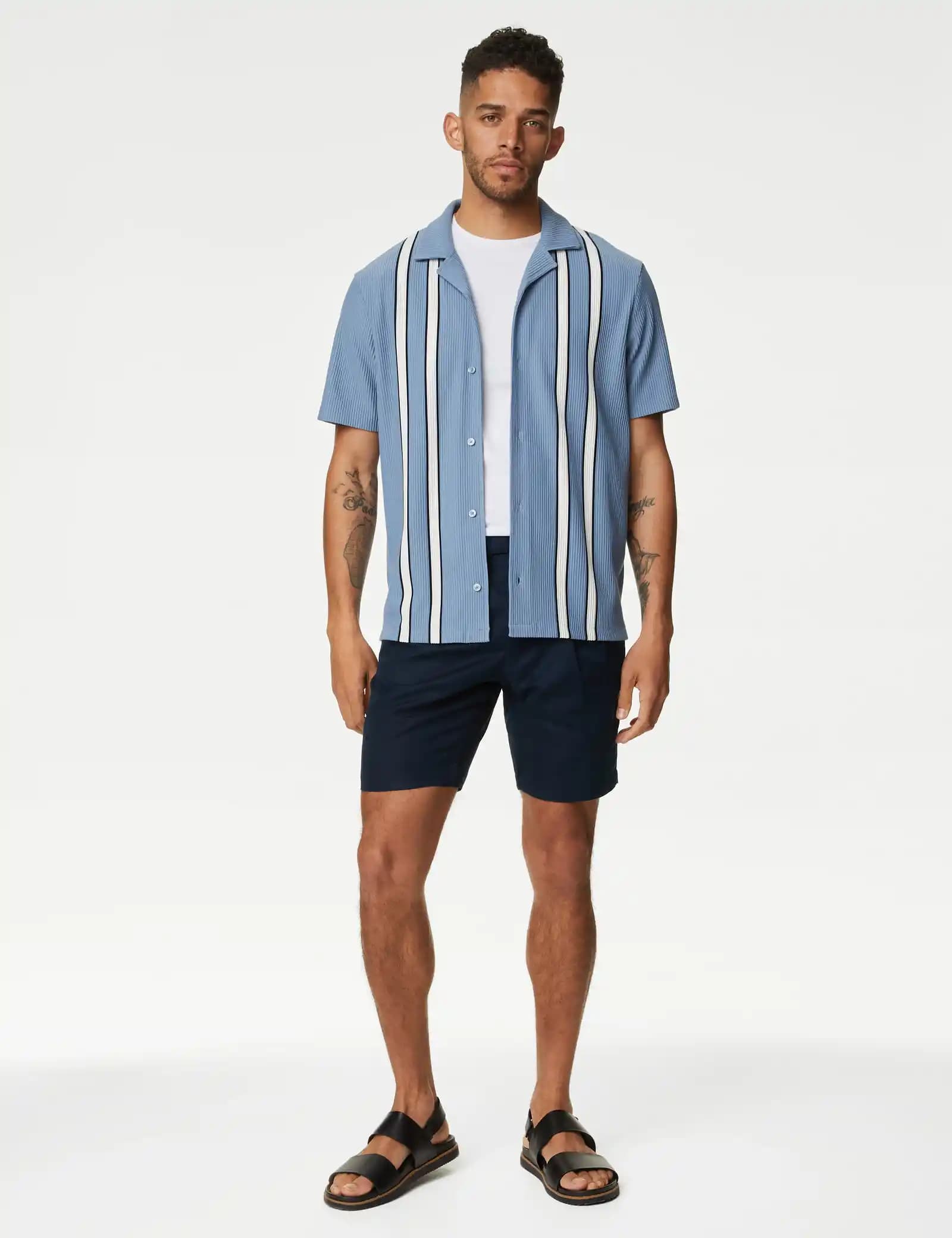 Polo Kısa Kollu Gömlekler: Moda Trendleri, Malzeme Seçenekleri ve Kombinasyon İpuçları