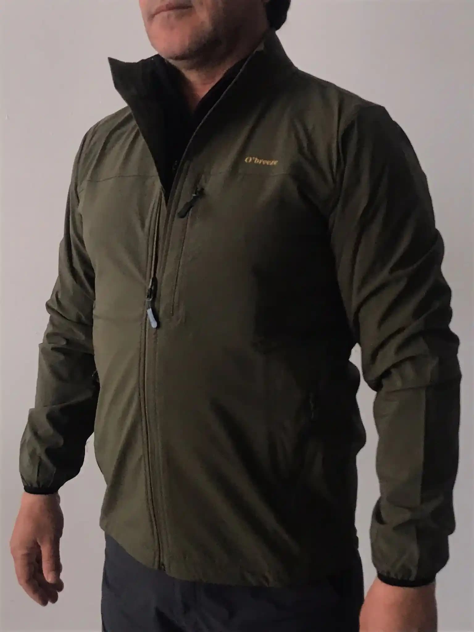 Polyamid Kumaş Montlar: Moda ve Fonksiyonelliğin Bir Arada Olduğu Seçenekler