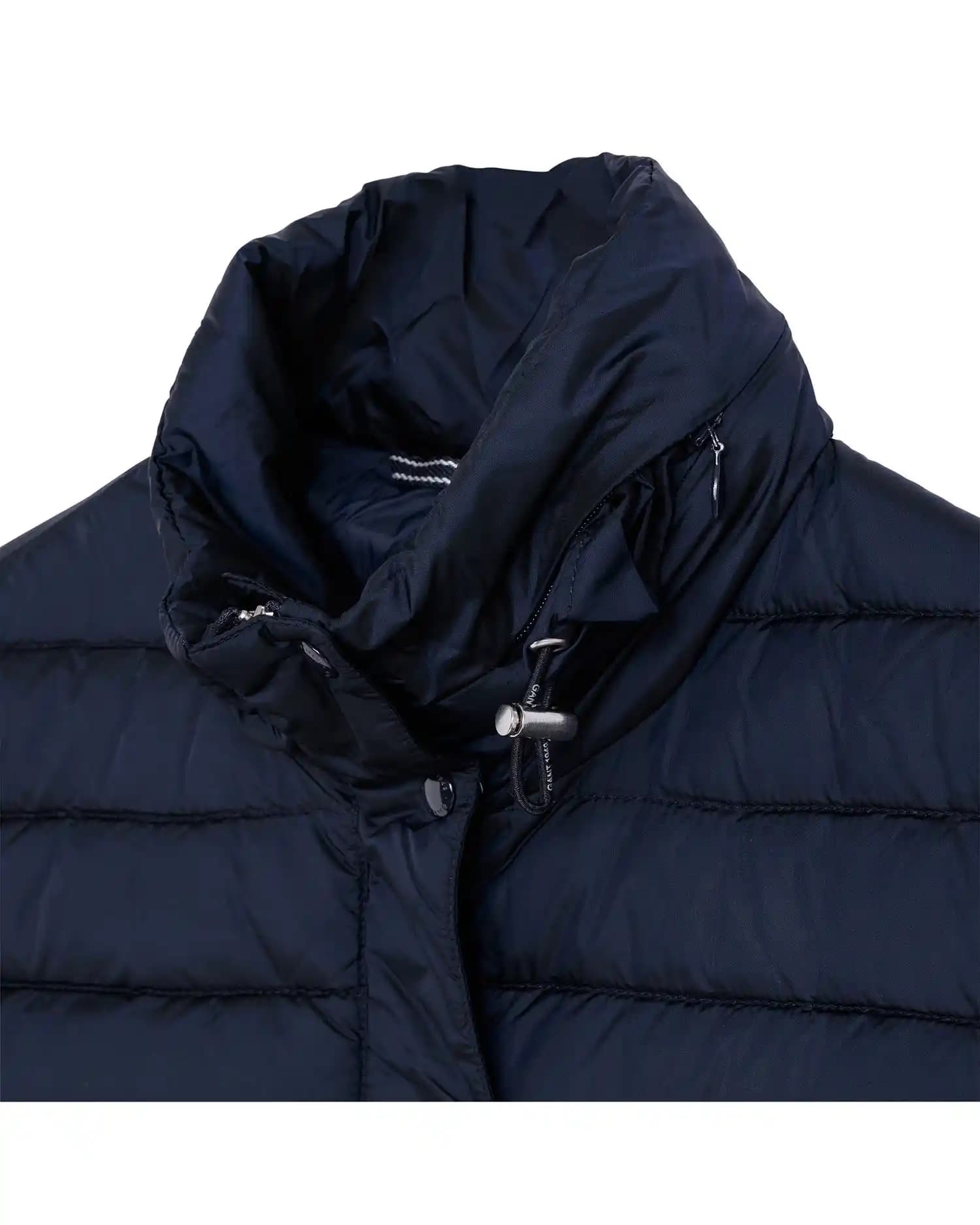 Polyamid Montlar: Moda ve Fonksiyonelliğin Birlikte Sunulduğu Güncel Trendler