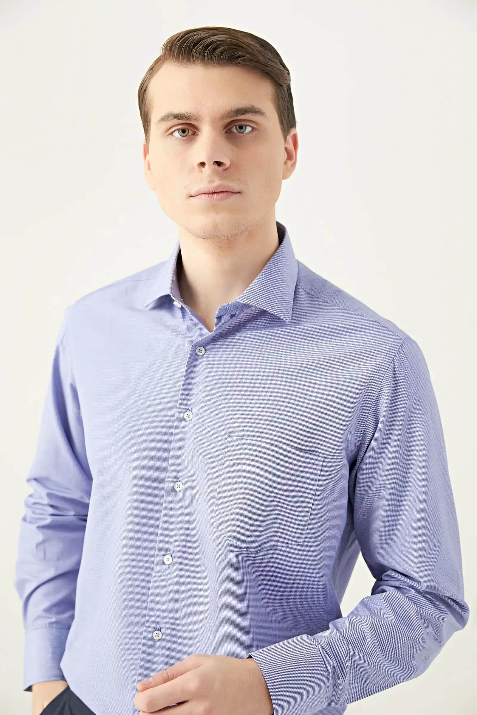 Pötikare Gömlekler: Moda Dünyasında Zamansız ve Çok Yönlü Bir Parça